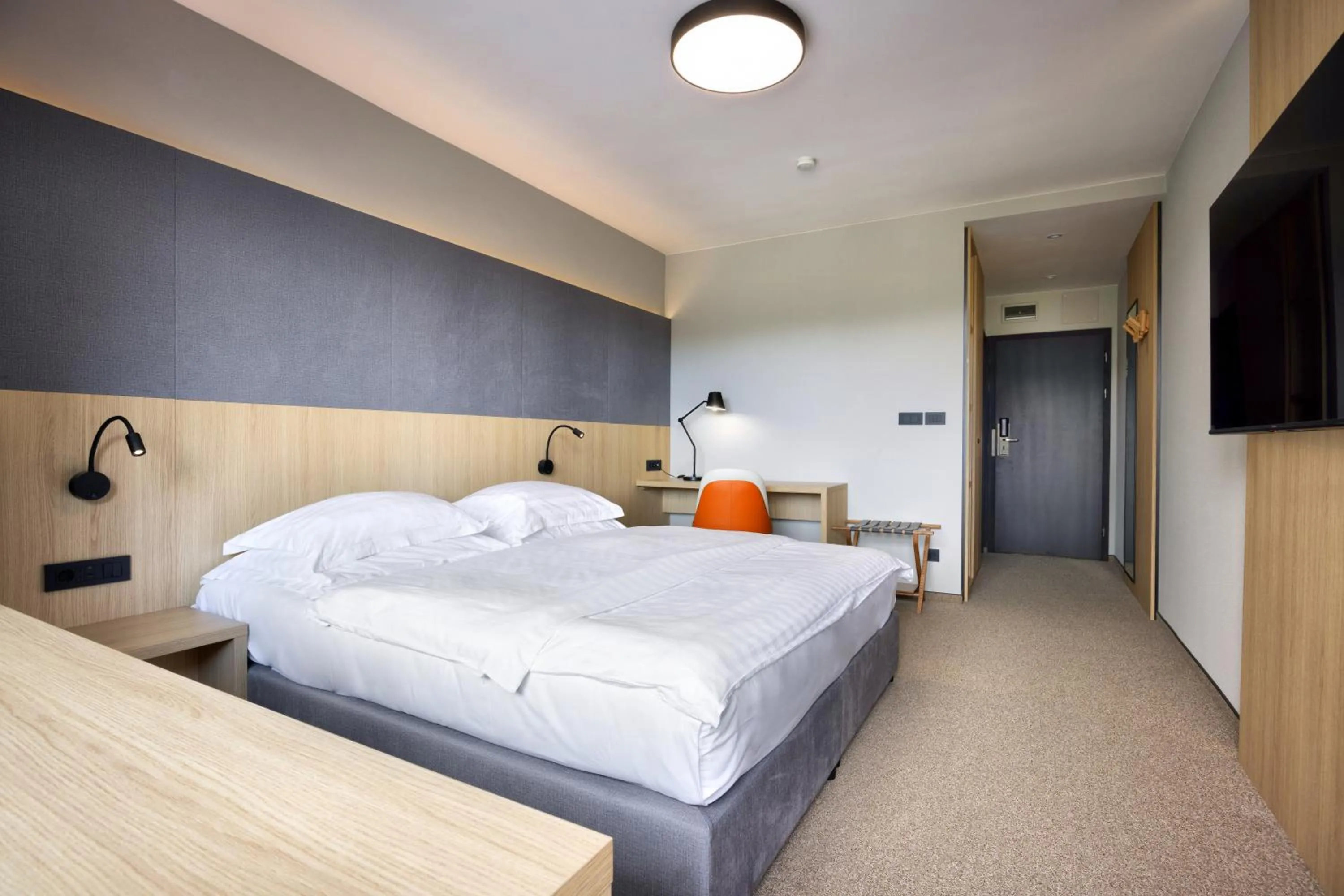 Bedroom, Bed in Hotel Kompas