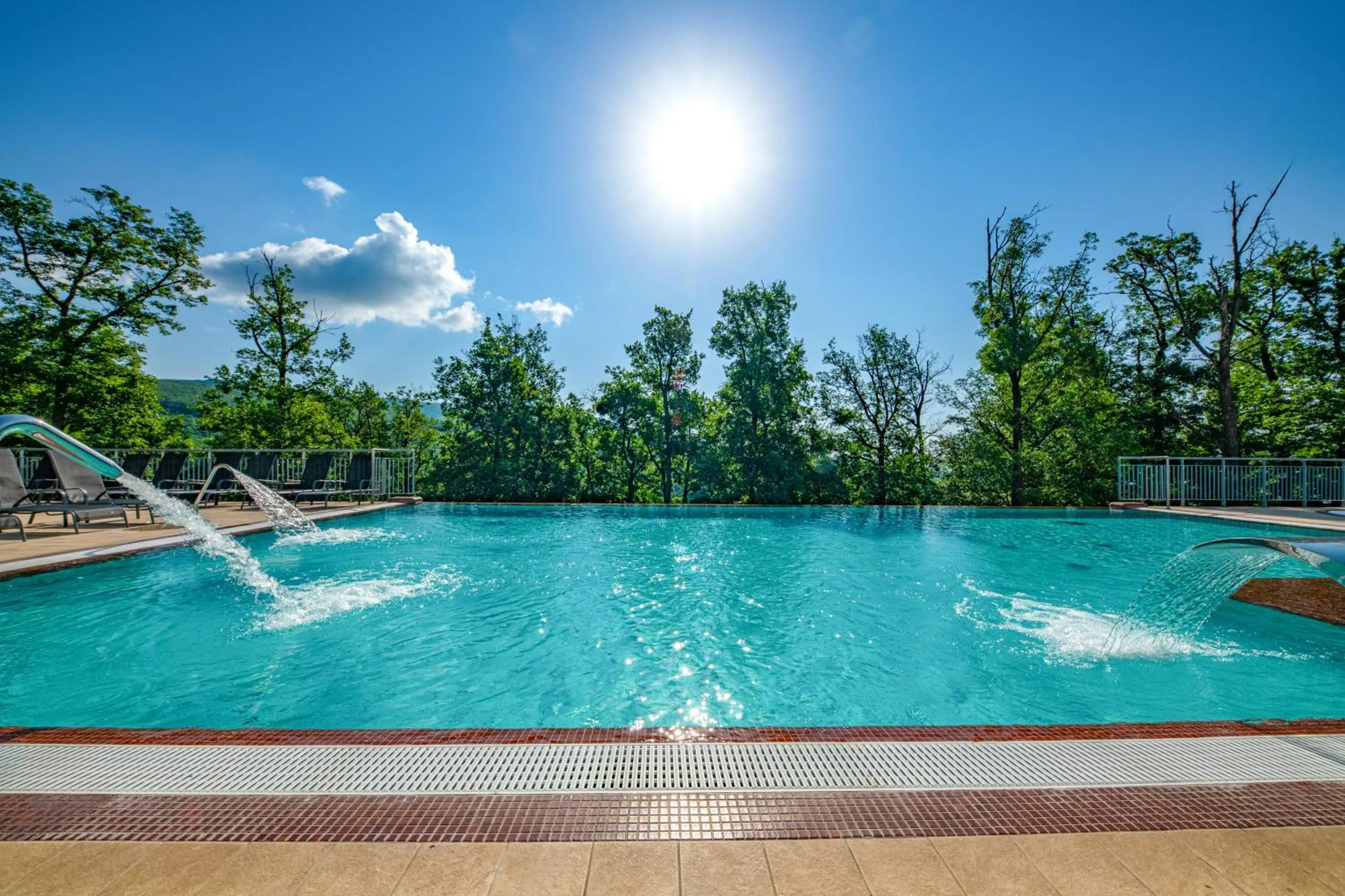 Swimming pool in Lifestyle Hotel Mátra