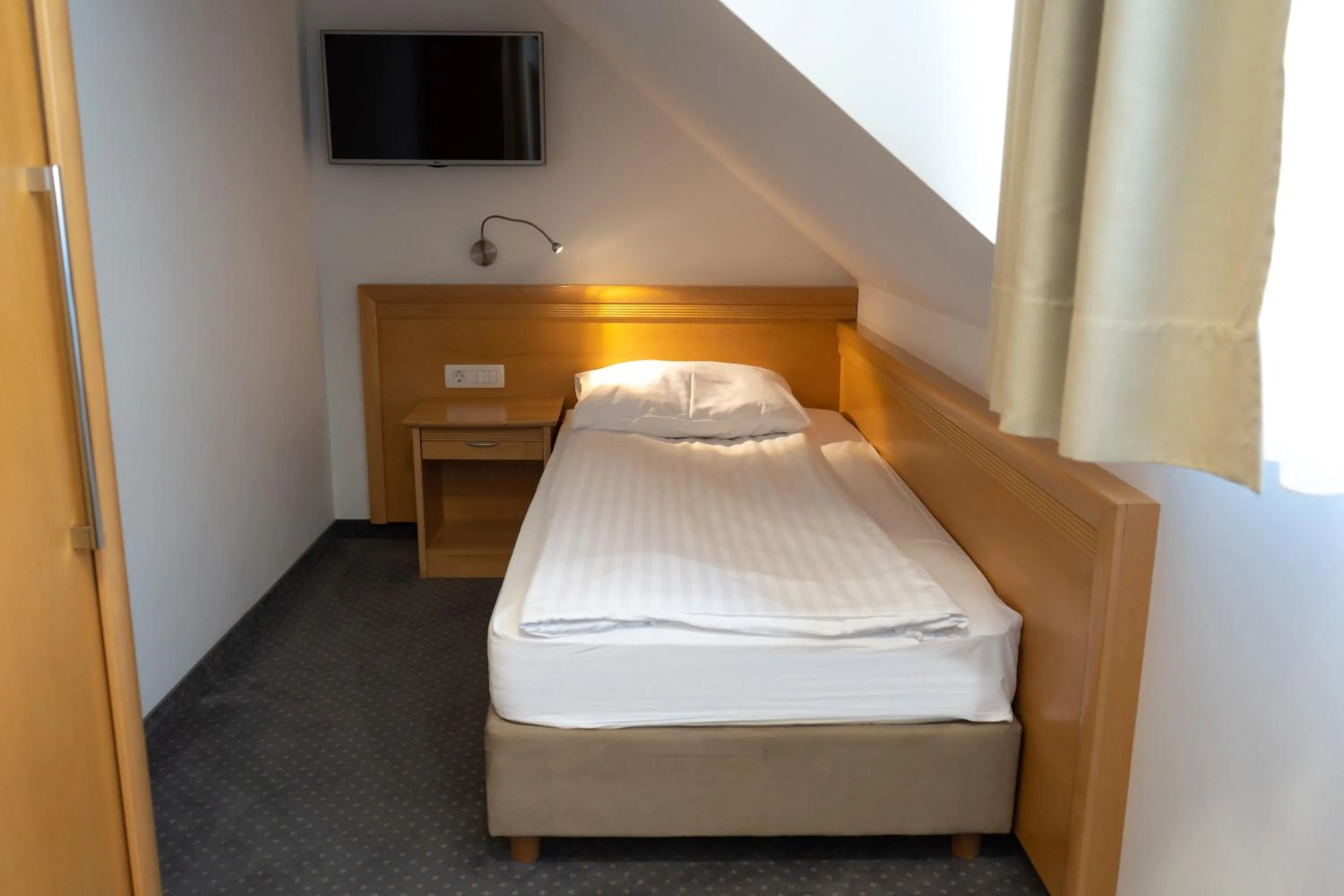 Bedroom, Bed in Hotel Jezero