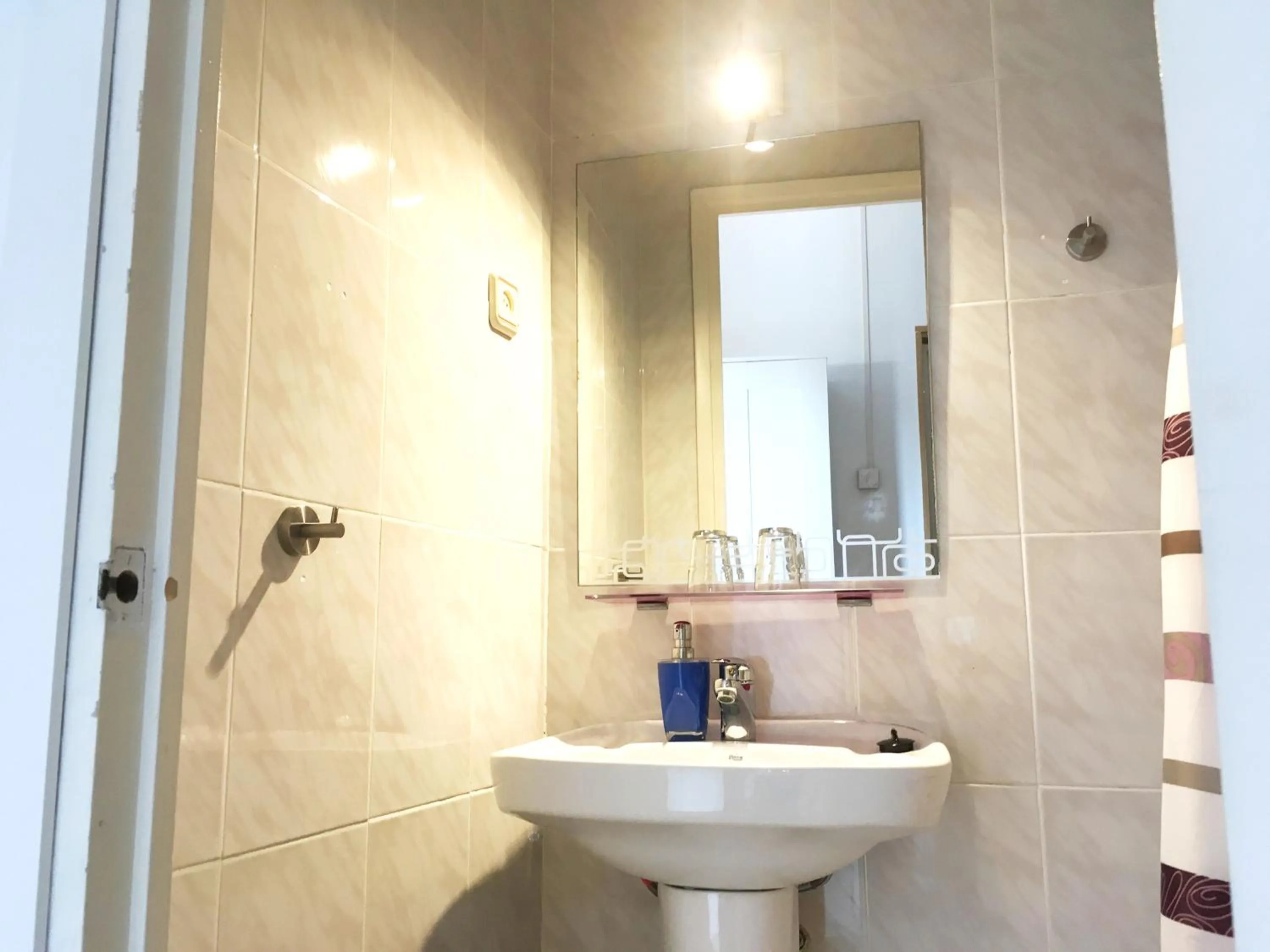 Bathroom in Hostal la Palmera