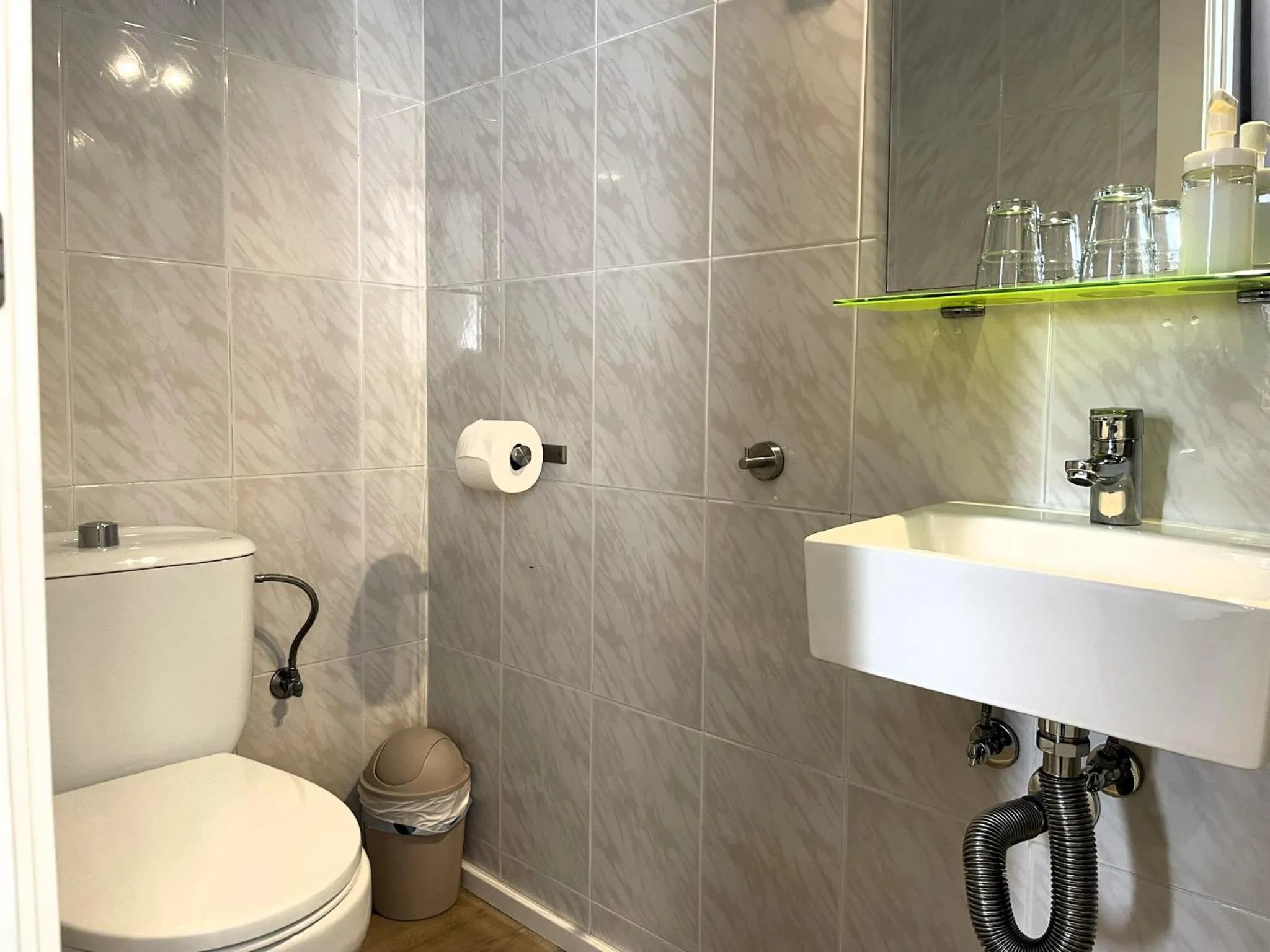 Bathroom in Hostal la Palmera