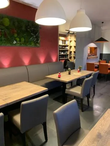 Restaurant/places to eat in Hotel Maxdorfer Hof