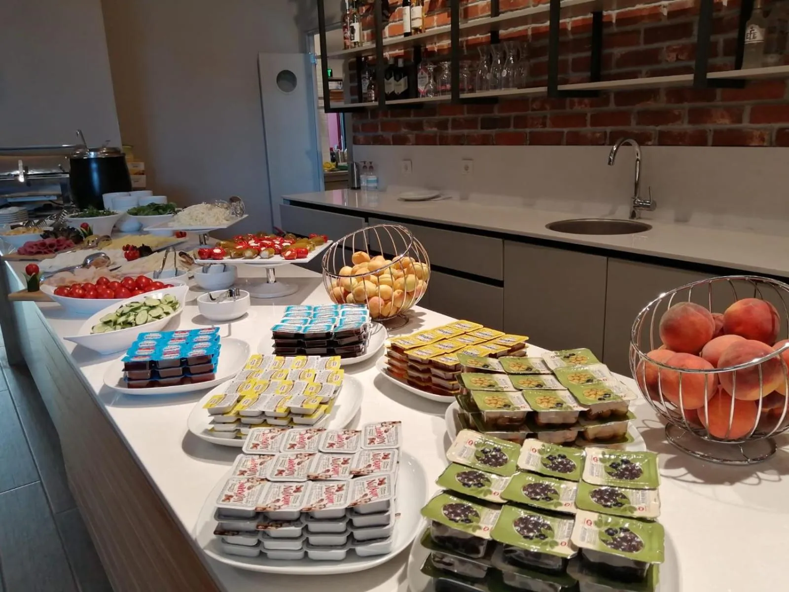 Restaurant/places to eat in Coordinat Suits