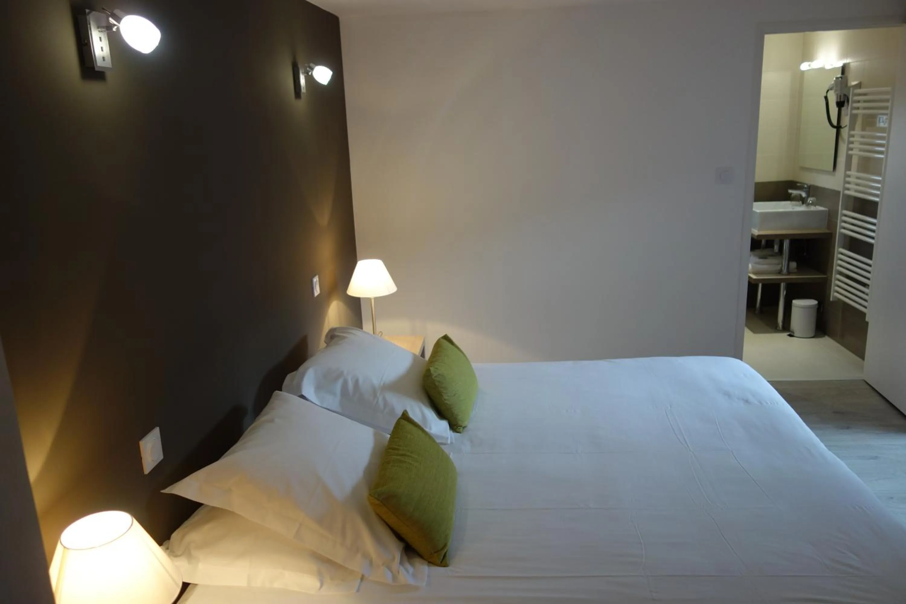 Bed in Hotel le Préjoly