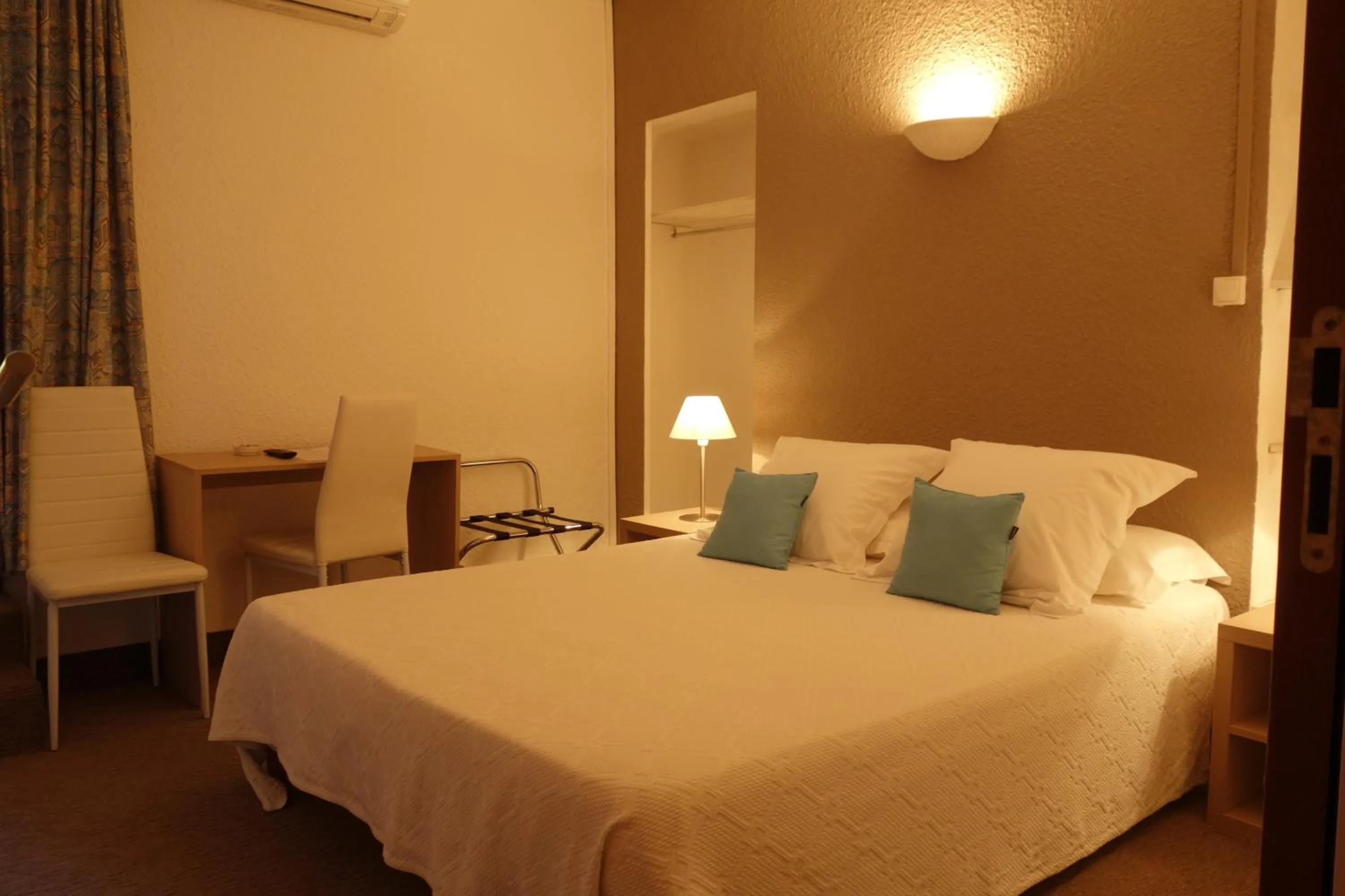 Bed in Hotel le Préjoly