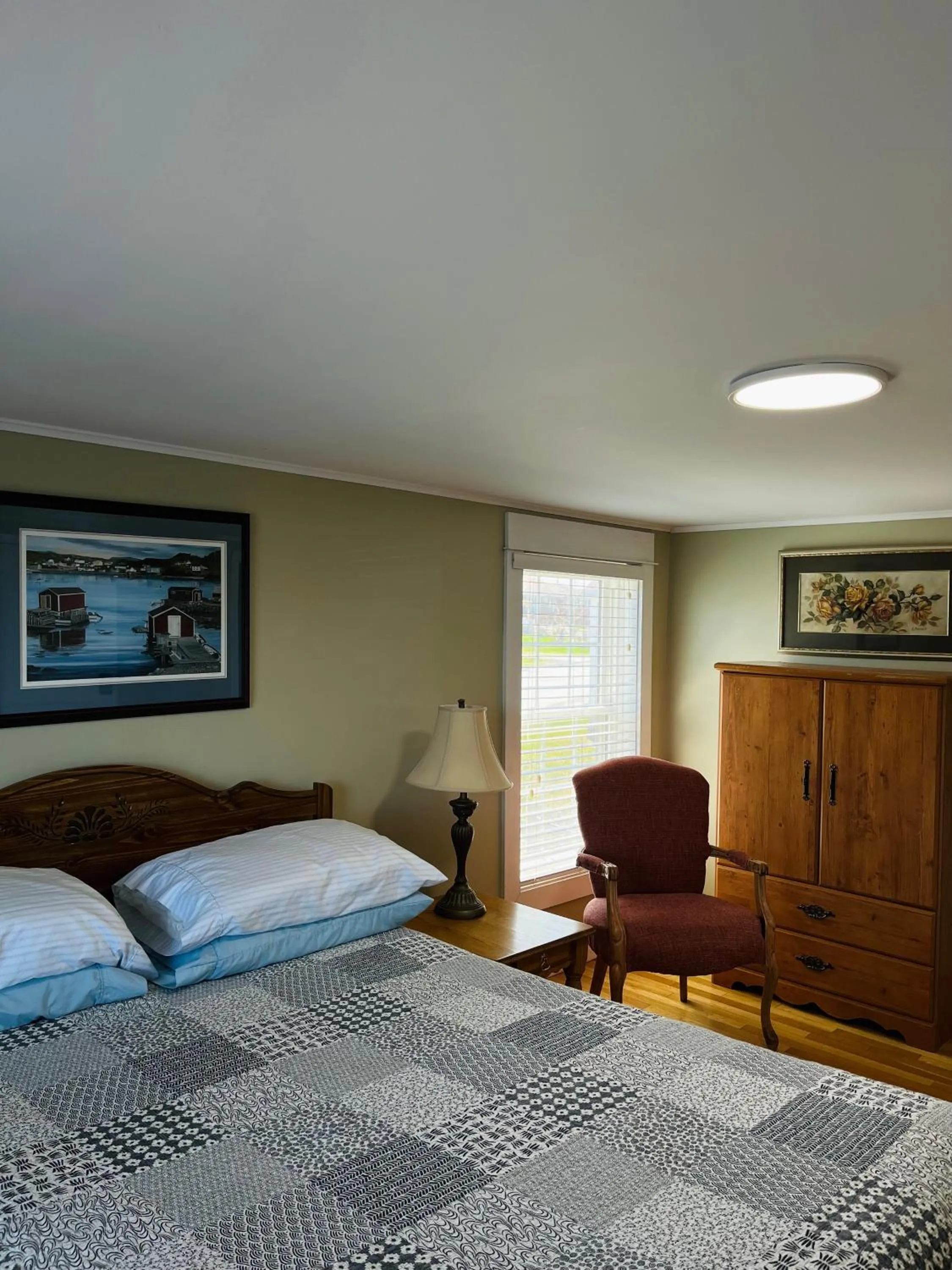 Bed in Toulinguet Inn - Suites