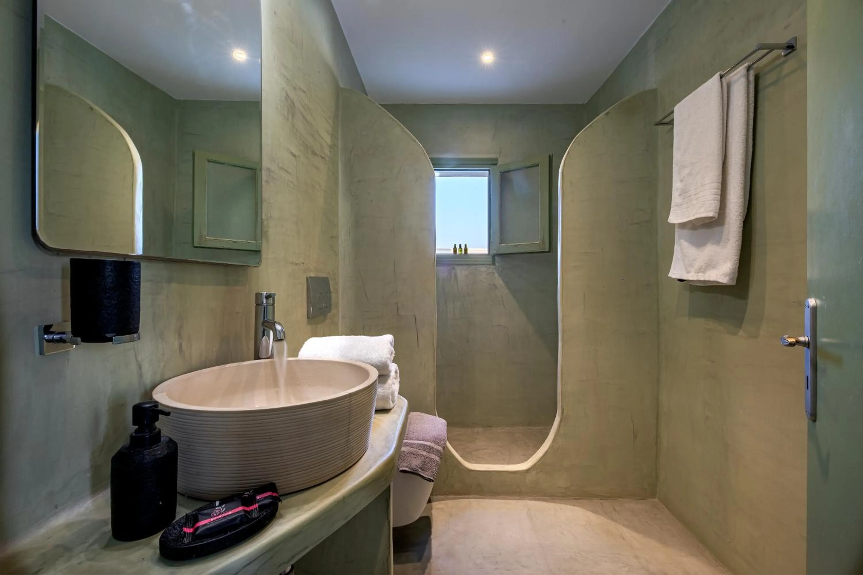 Shower in Ambeli Apartments