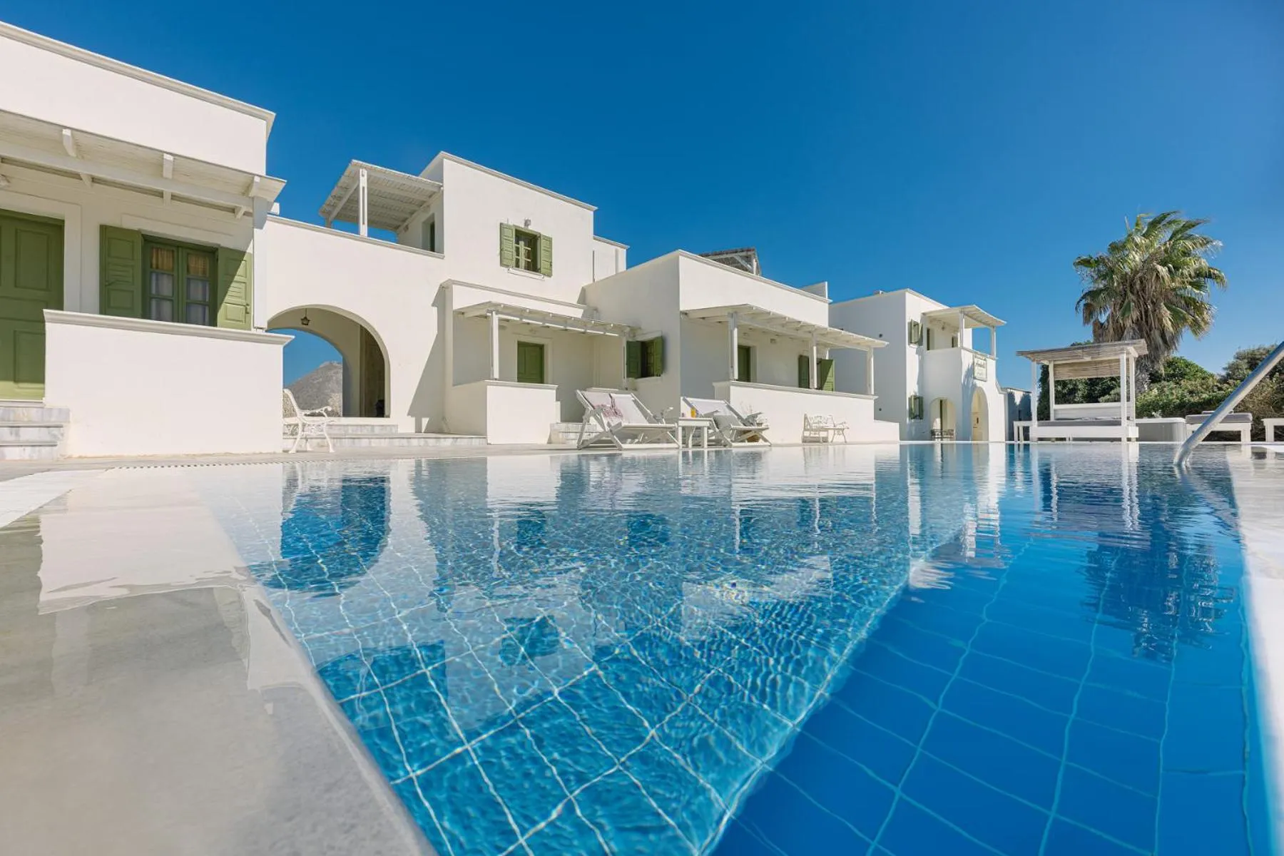 Day in Ambeli Apartments