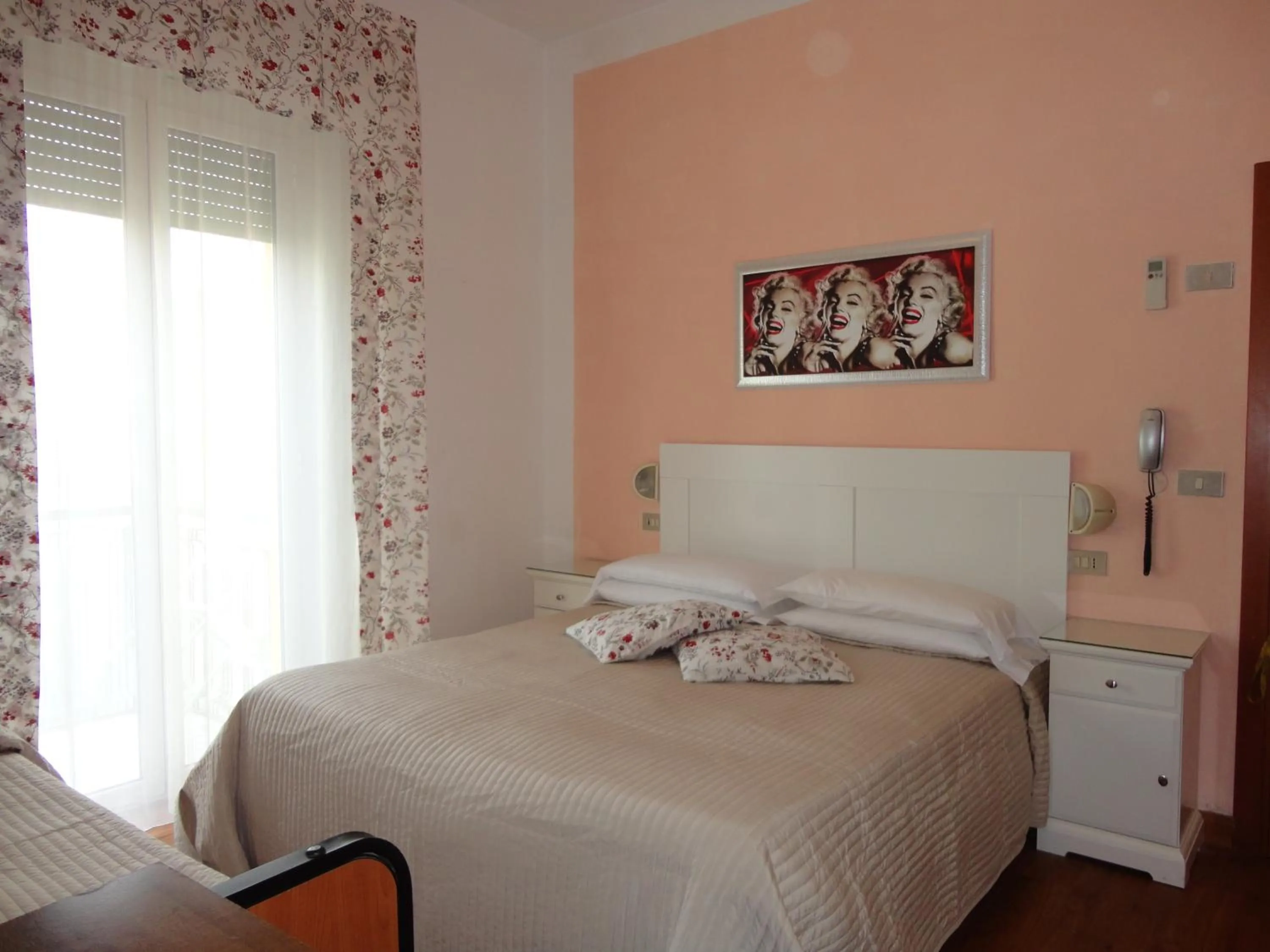 Bed in Hotel La Gioiosa