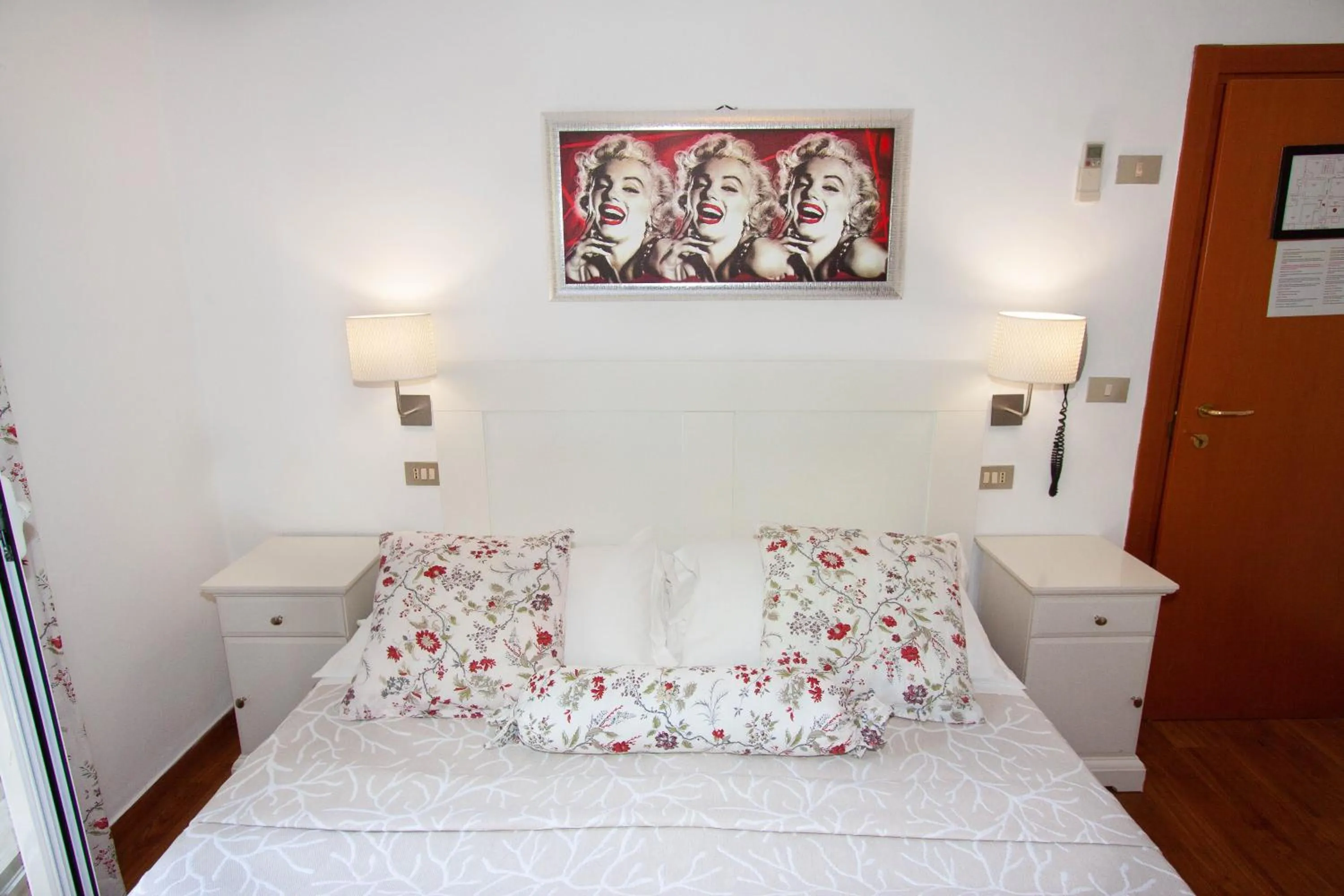 Bed in Hotel La Gioiosa