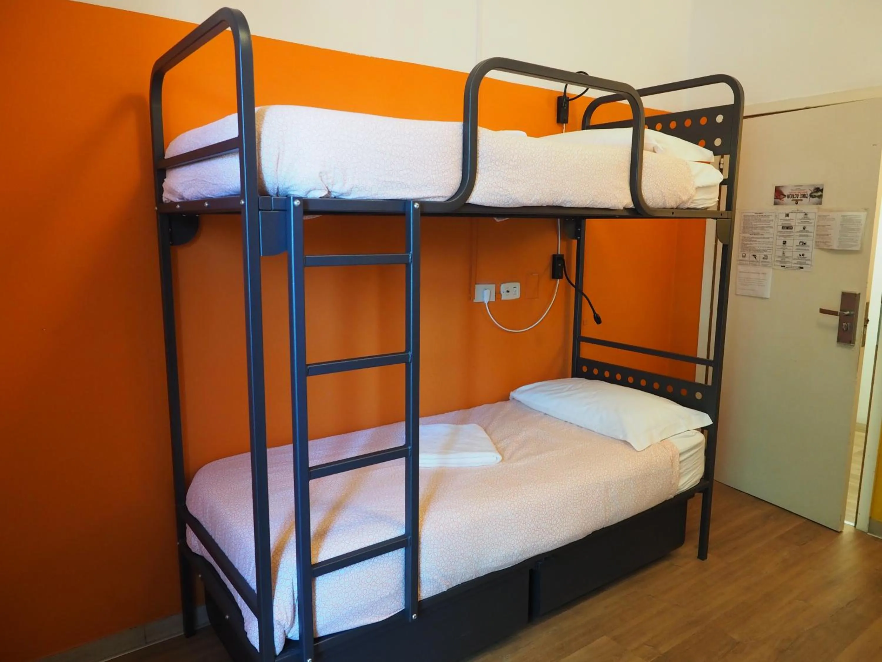 Bed in Sunflower Beach Backpacker Hostel & Bar