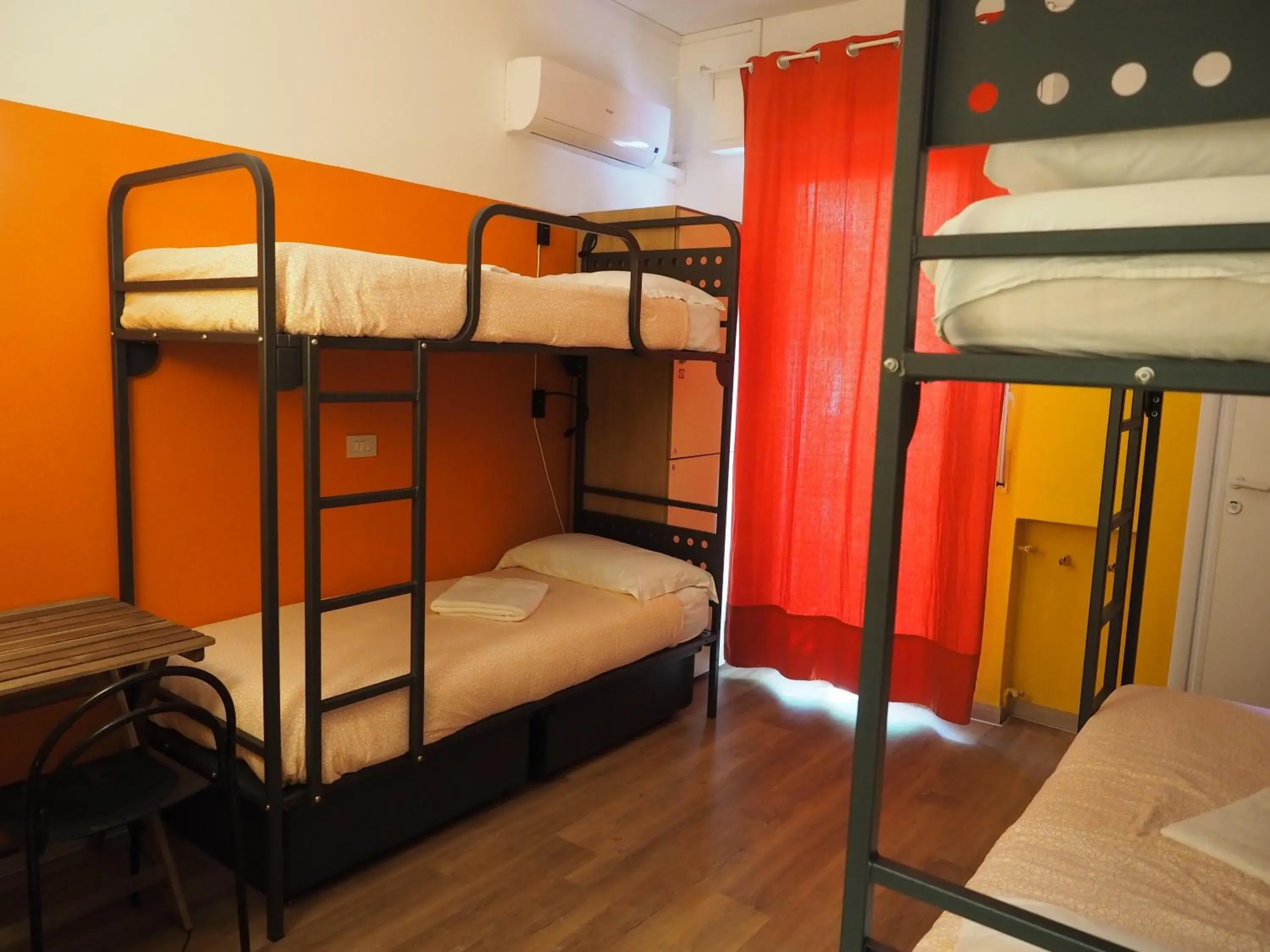 Bed in 6-Bed Female Dormitory Room with Private Bathroom in Sunflower Beach Backpacker Hostel & Bar Bed in 6-Bed Female Dormitory Room with Private Bathroom in Sunflower Beach Backpacker Hostel & Bar