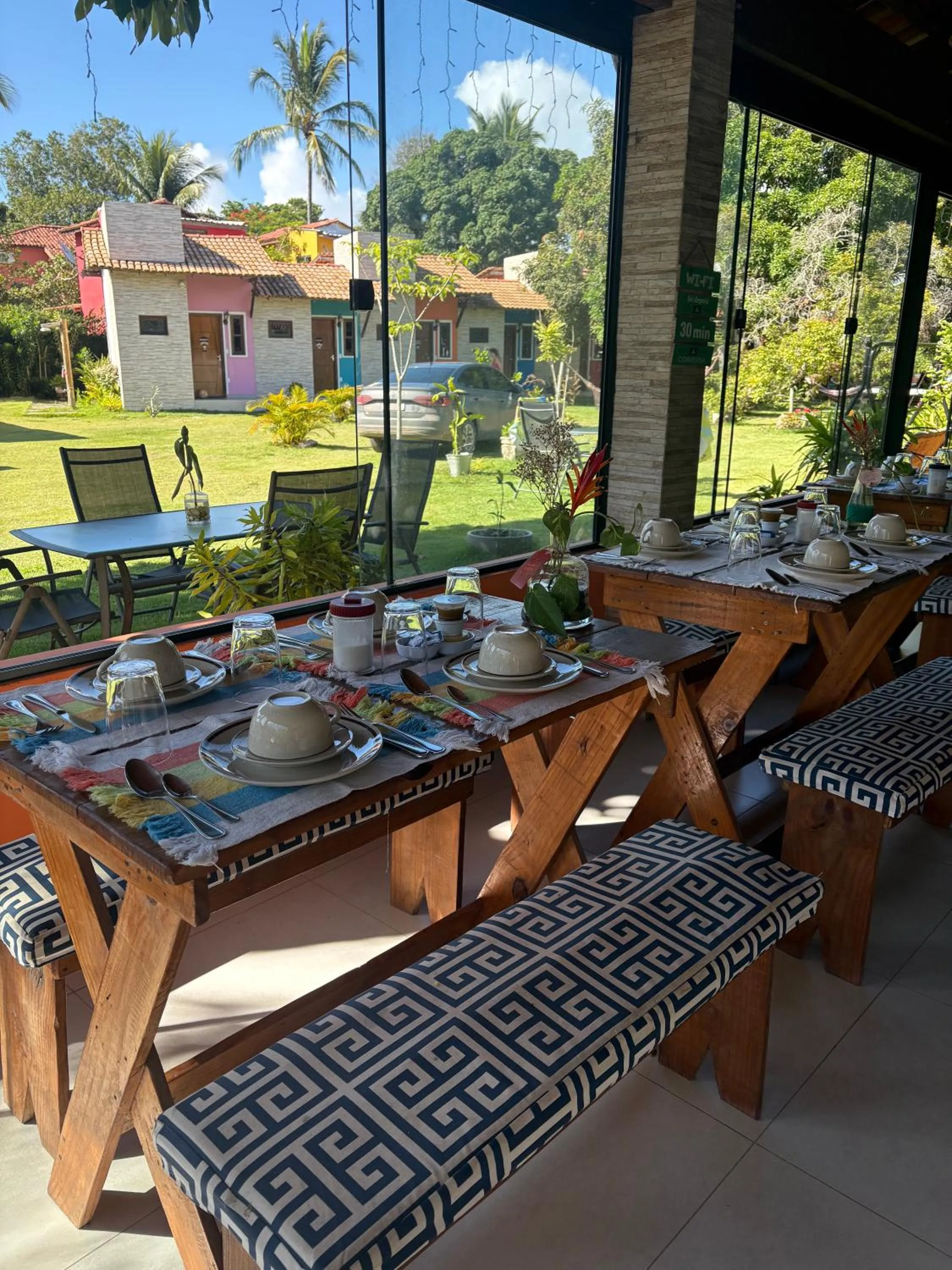 Dining area in Pousada Jeito Bom de Viver