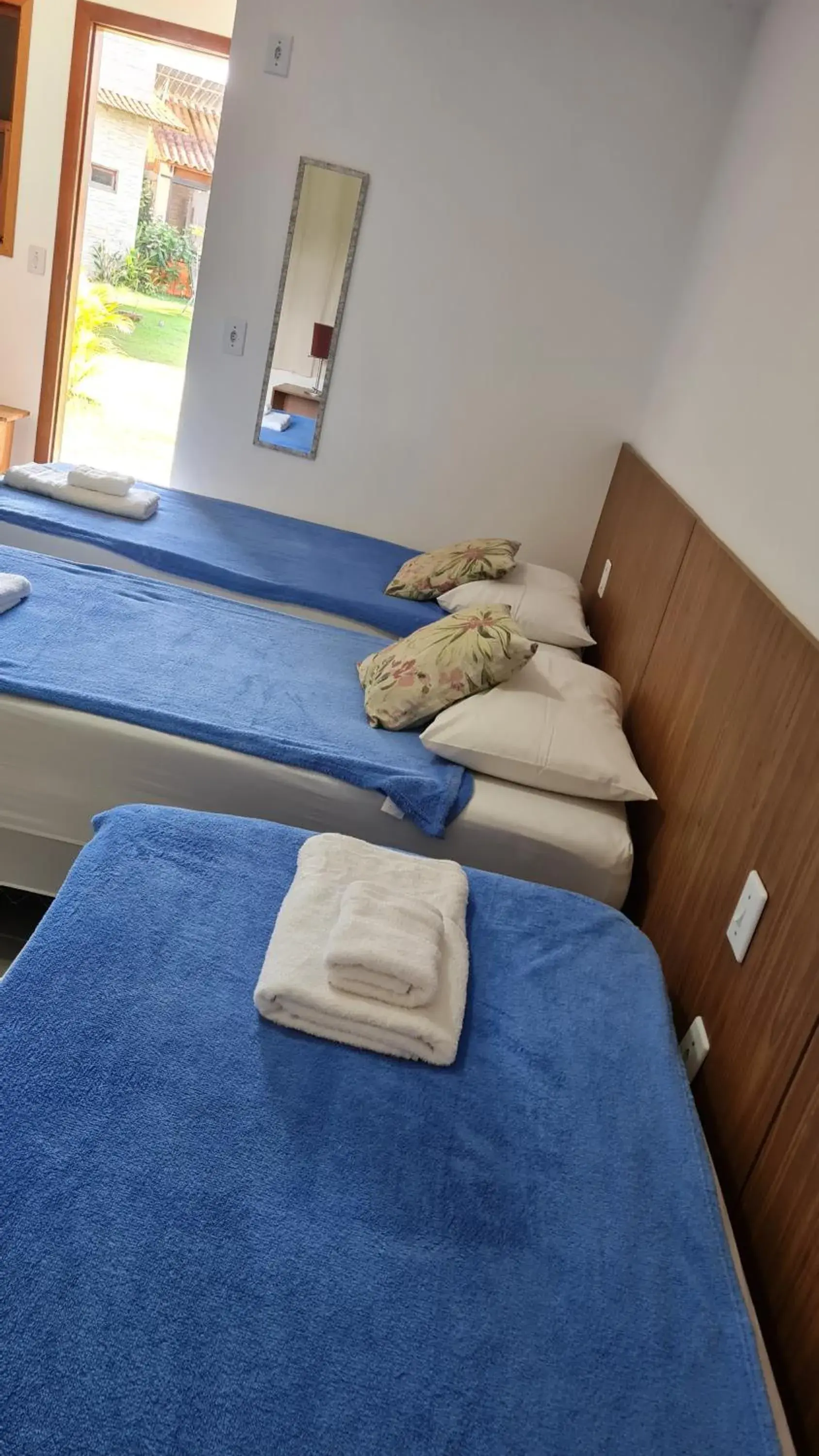Triple Room with Private Bathroom in Pousada Jeito Bom de Viver Triple Room with Private Bathroom in Pousada Jeito Bom de Viver
