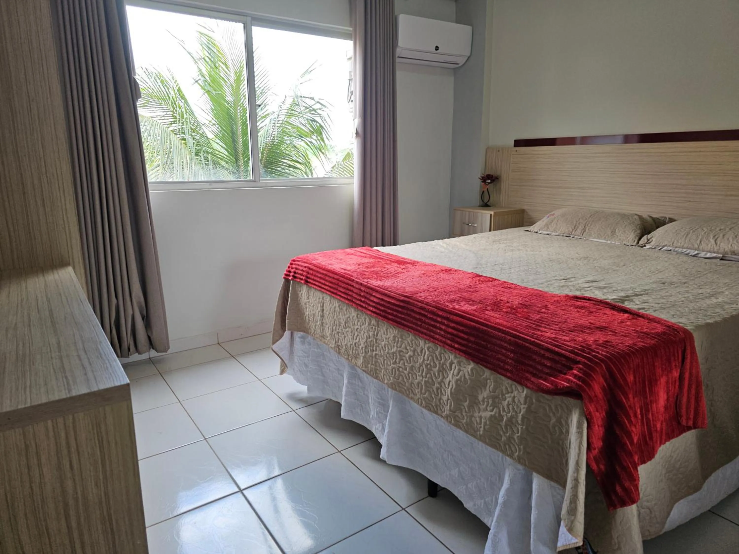 Photo of the whole room, Bed in PARQUE AQUÁTICO Lagoa Quente, à 50m, entrada + barata, apto particular