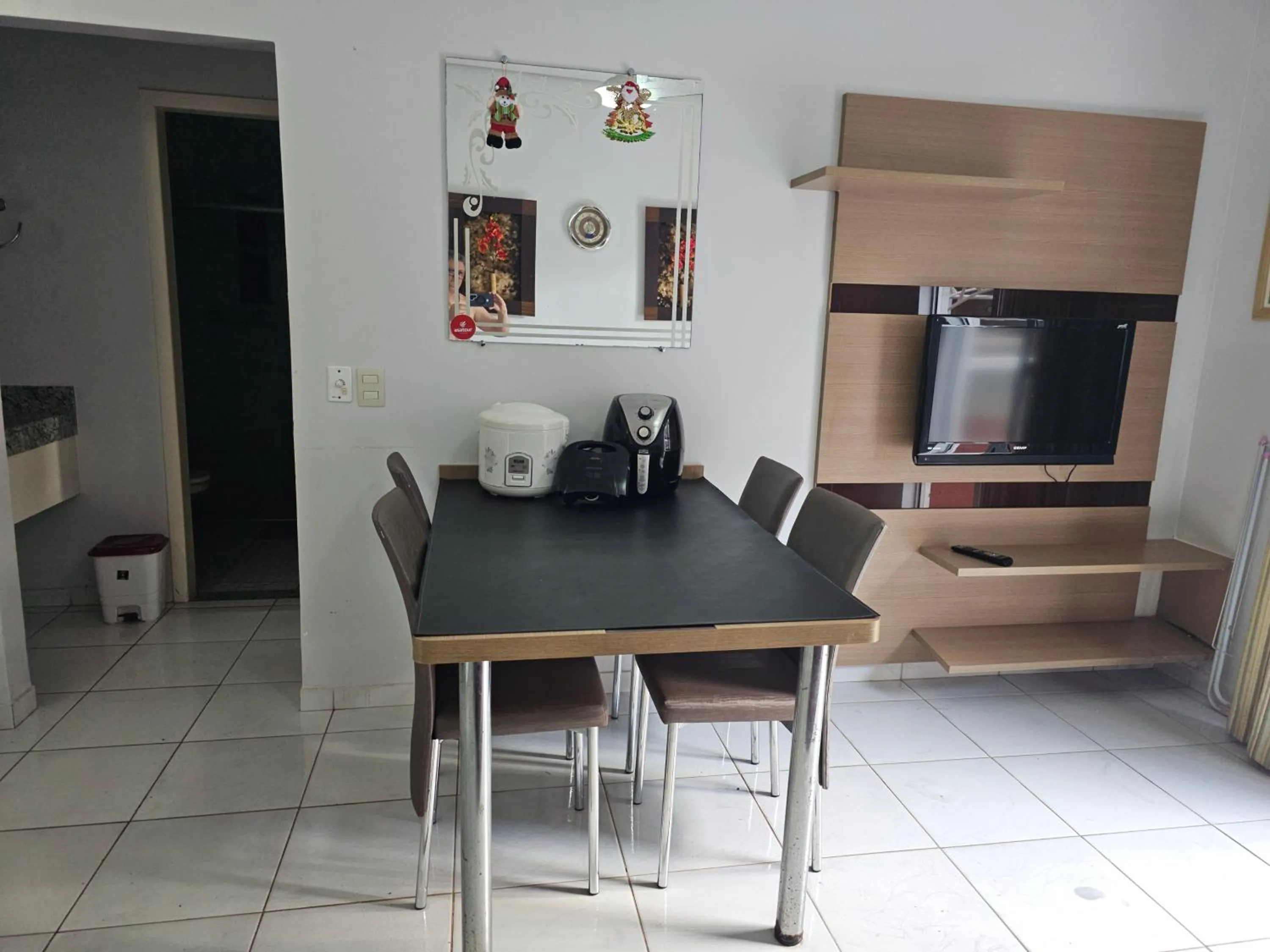 Dining area in PARQUE AQUÁTICO Lagoa Quente, à 50m, entrada + barata, apto particular