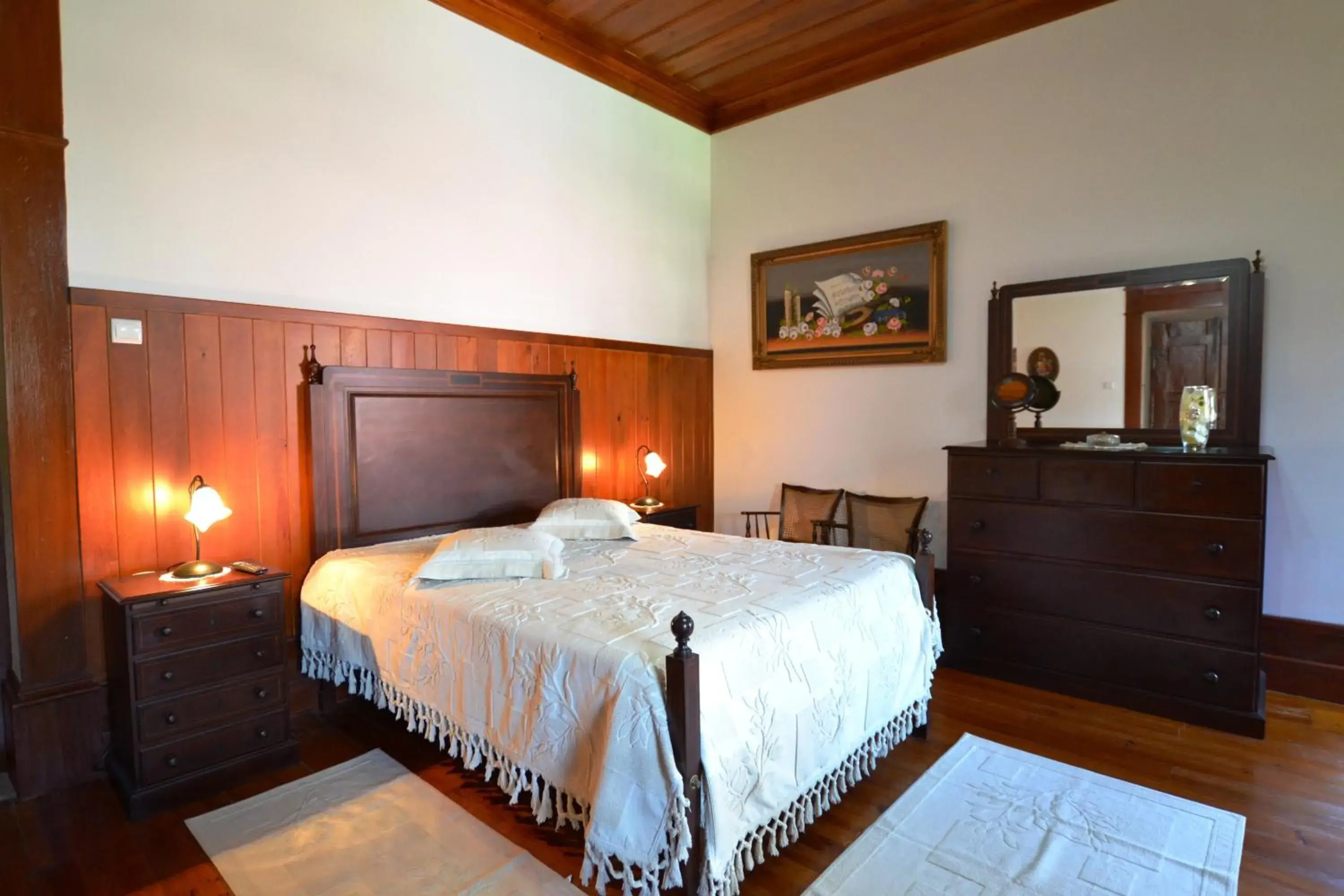 Family Room (2 Adults + 1 Child) in Casa de Sta Comba Family Room (2 Adults + 1 Child) in Casa de Sta Comba