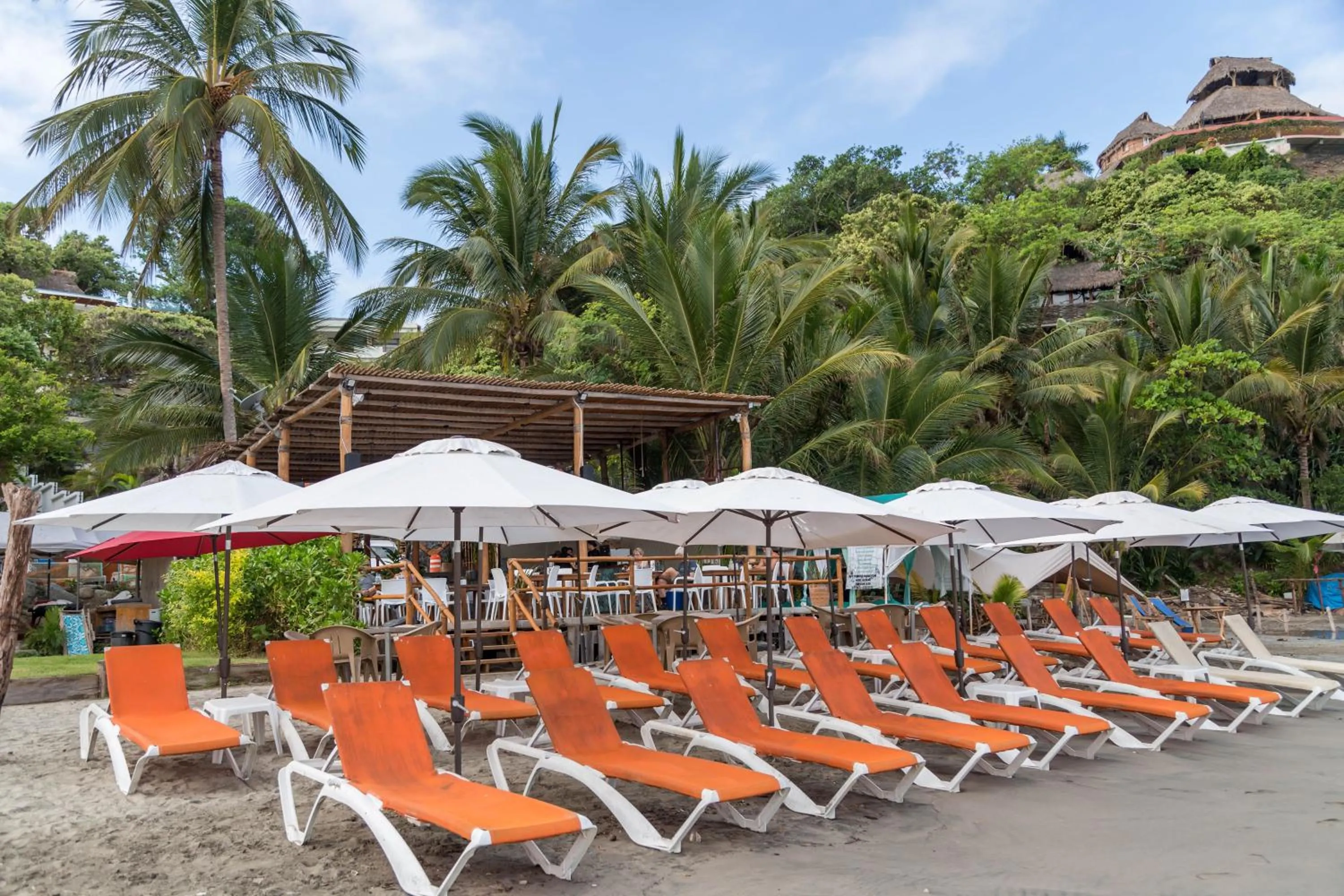 Day in Ysuri Sayulita - Beachfront Hotel