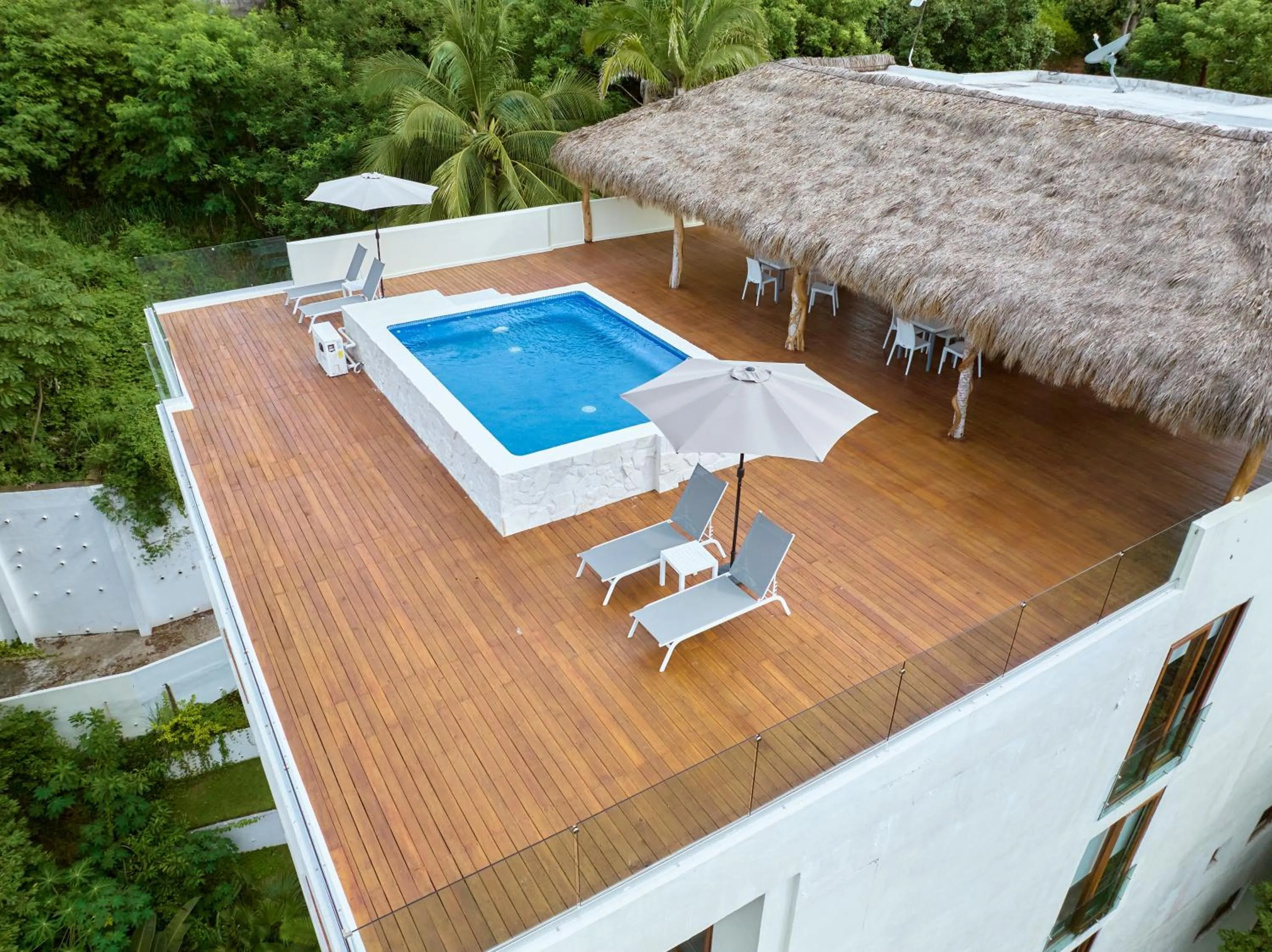 Day in Ysuri Sayulita - Beachfront Hotel