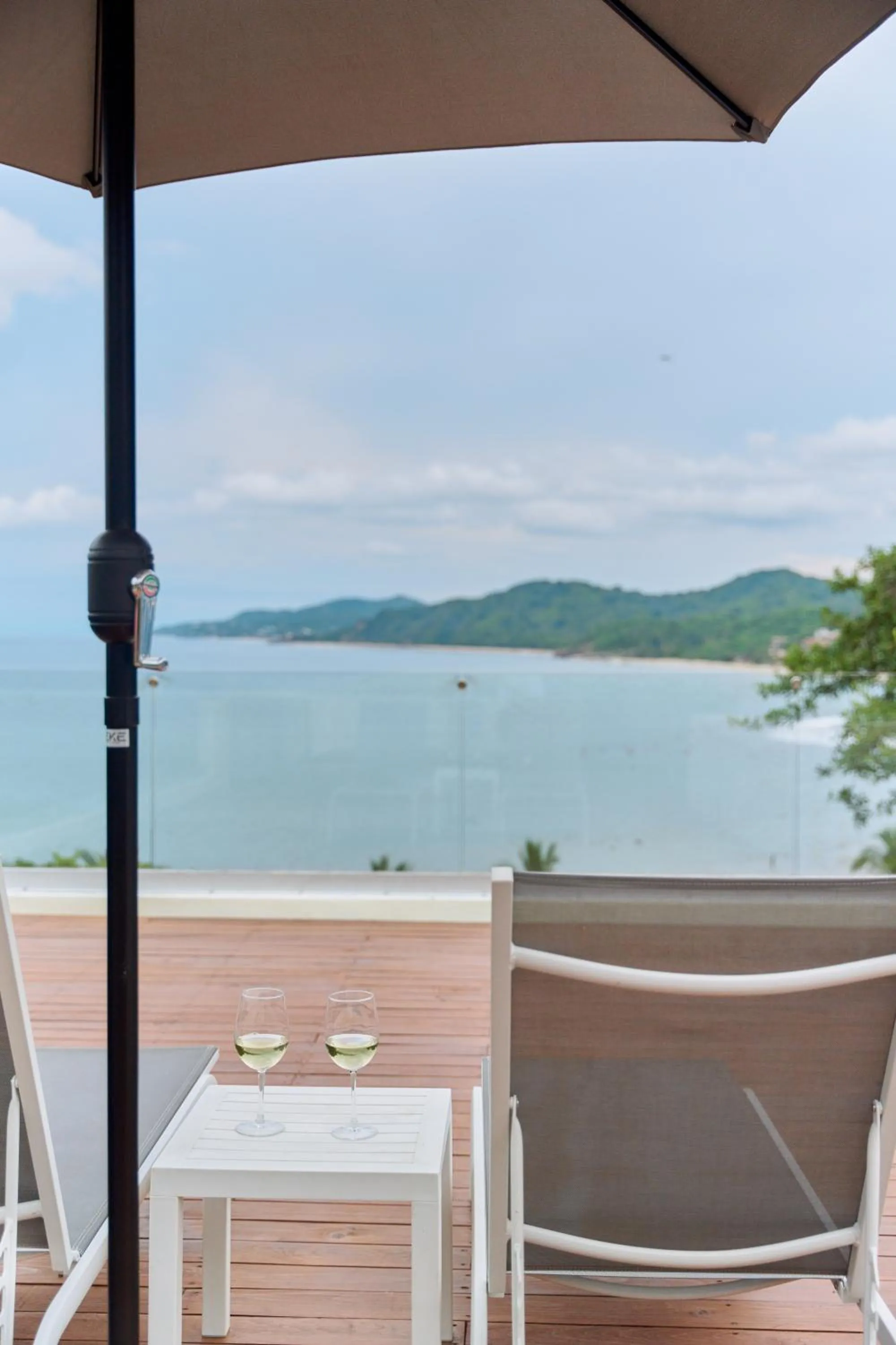 Day in Ysuri Sayulita - Beachfront Hotel