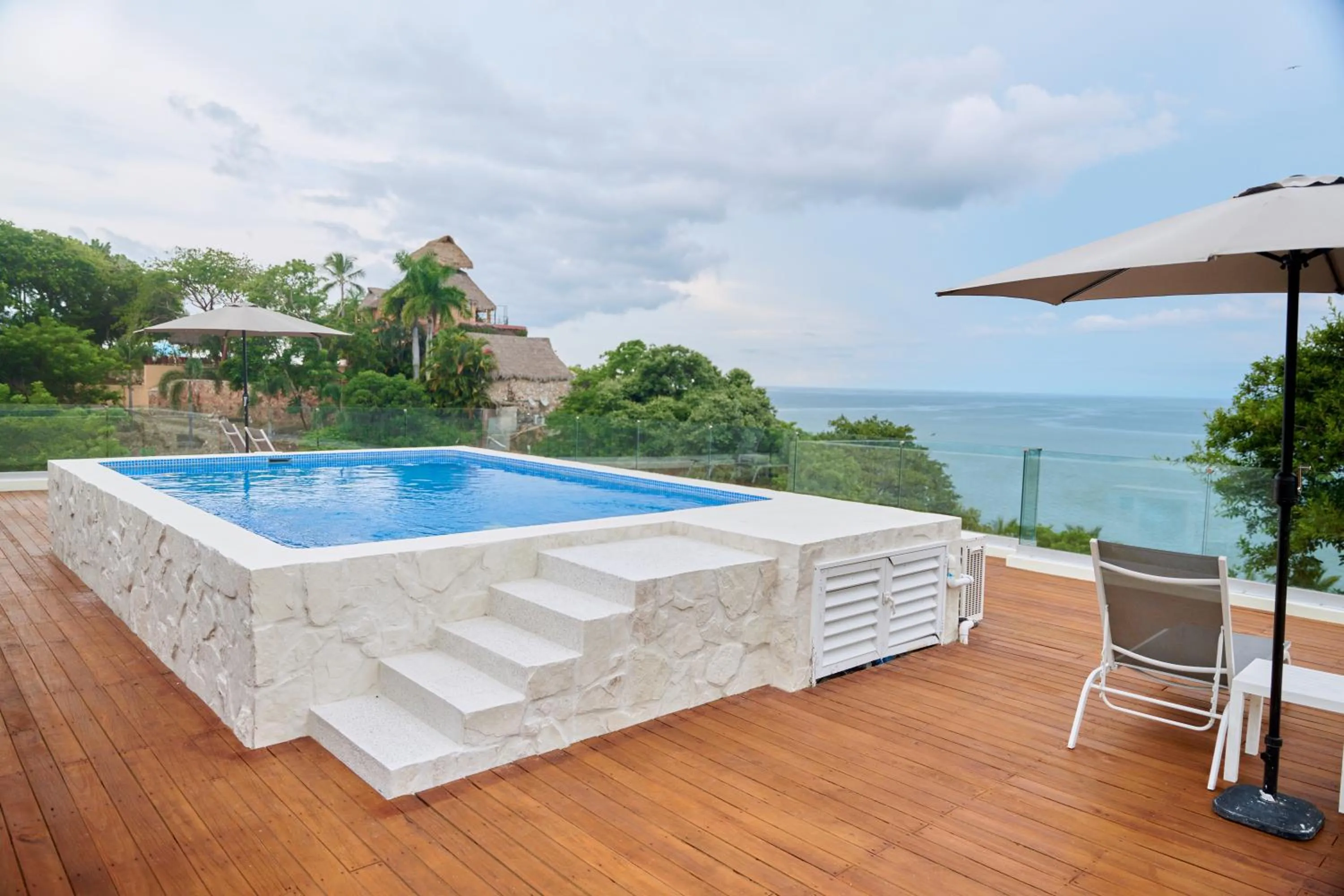 Day in Ysuri Sayulita - Beachfront Hotel