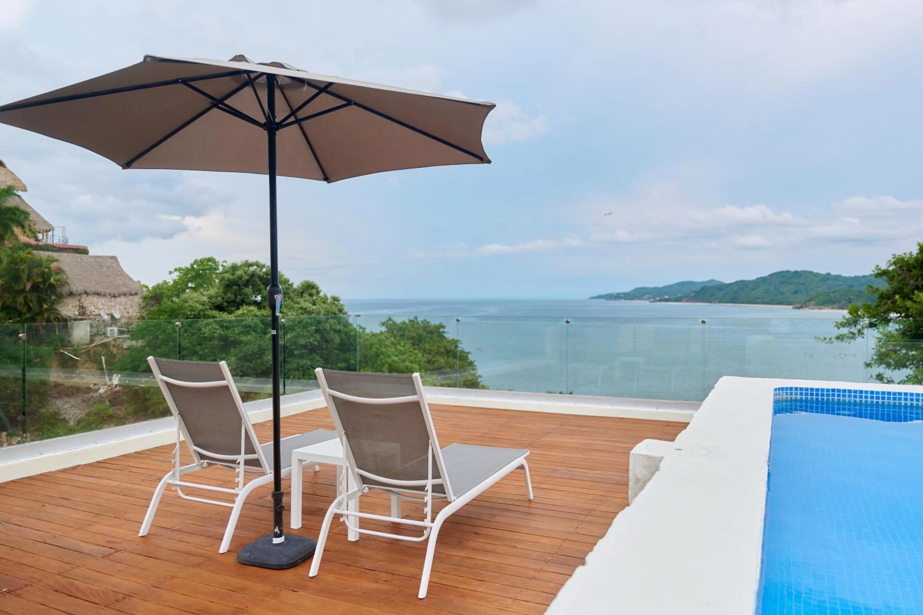 Day in Ysuri Sayulita - Beachfront Hotel