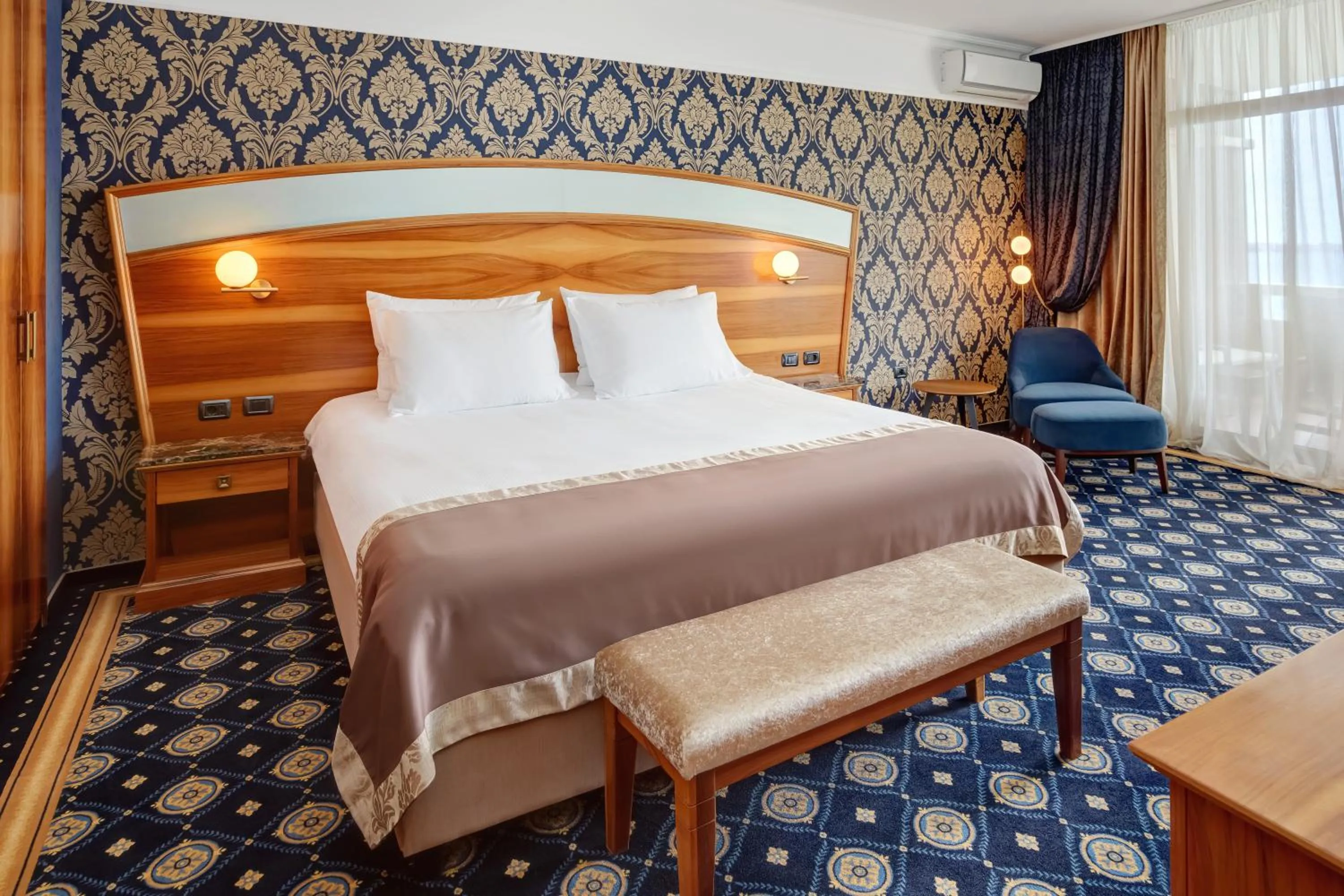 Bedroom, Bed in Remisens Hotel METROPOL