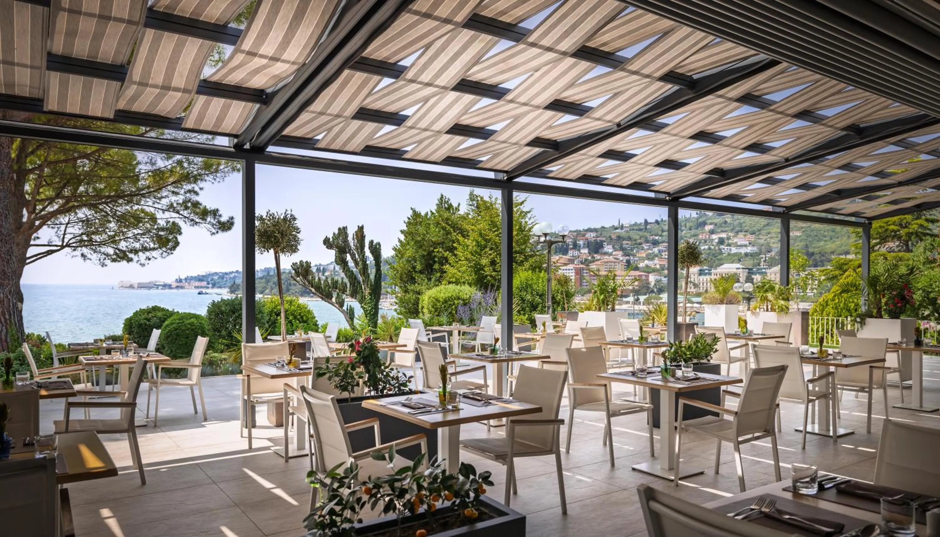 Seating area in Remisens Hotel METROPOL