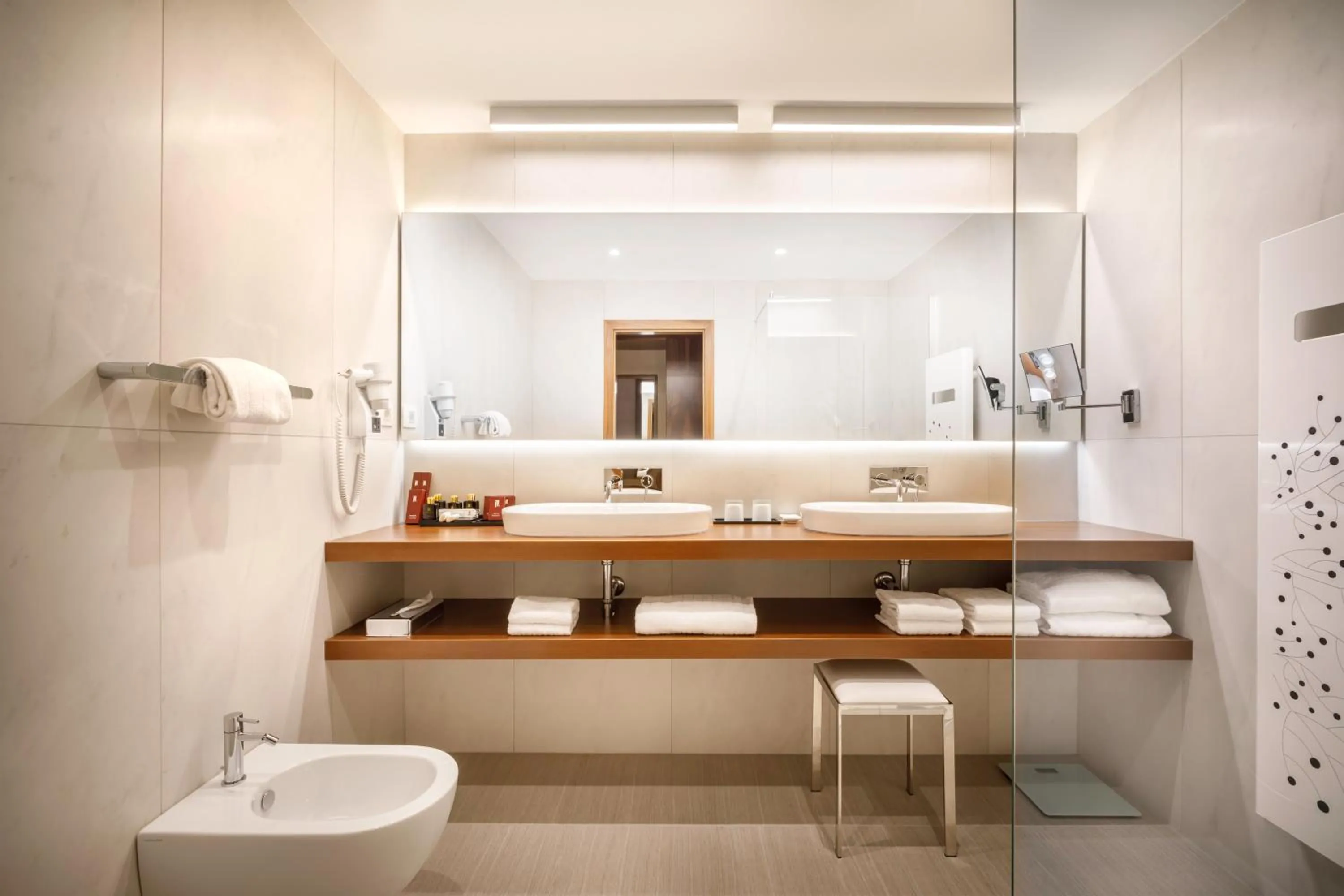 Standard Single Room with Balcony and Park View in Remisens Hotel METROPOL