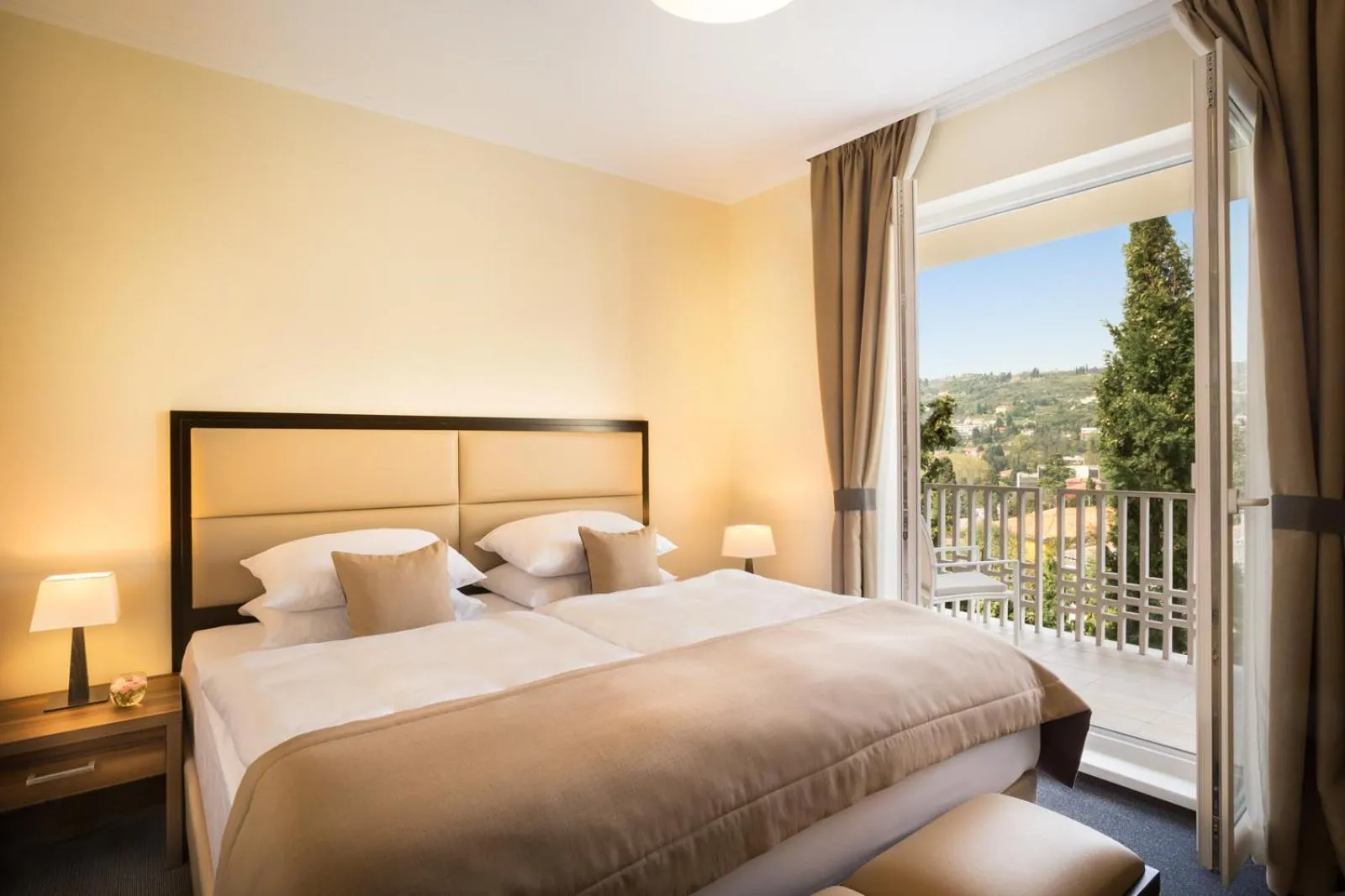 Bedroom, Bed in Remisens CASA ROSA - Hotel Metropol Annexe