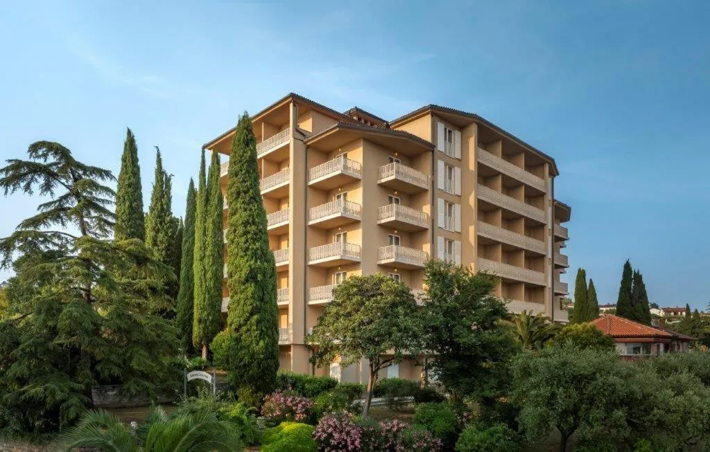 Property building in Remisens CASA ROSA - Hotel Metropol Annexe