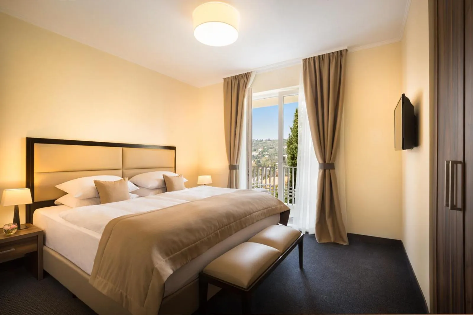 Photo of the whole room, Bed in Remisens CASA ROSA - Hotel Metropol Annexe