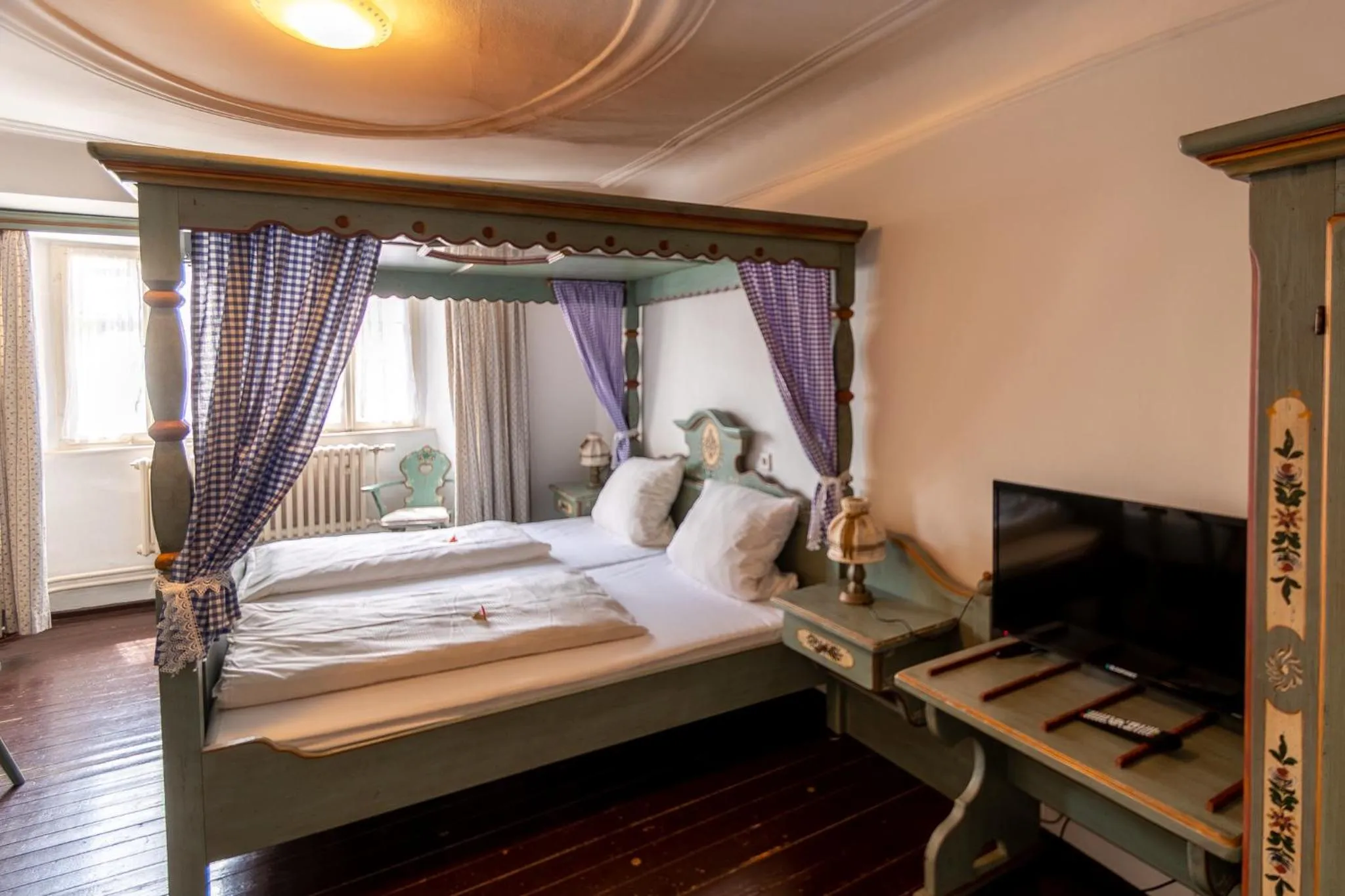 Bed in Hotel am weißen Turm