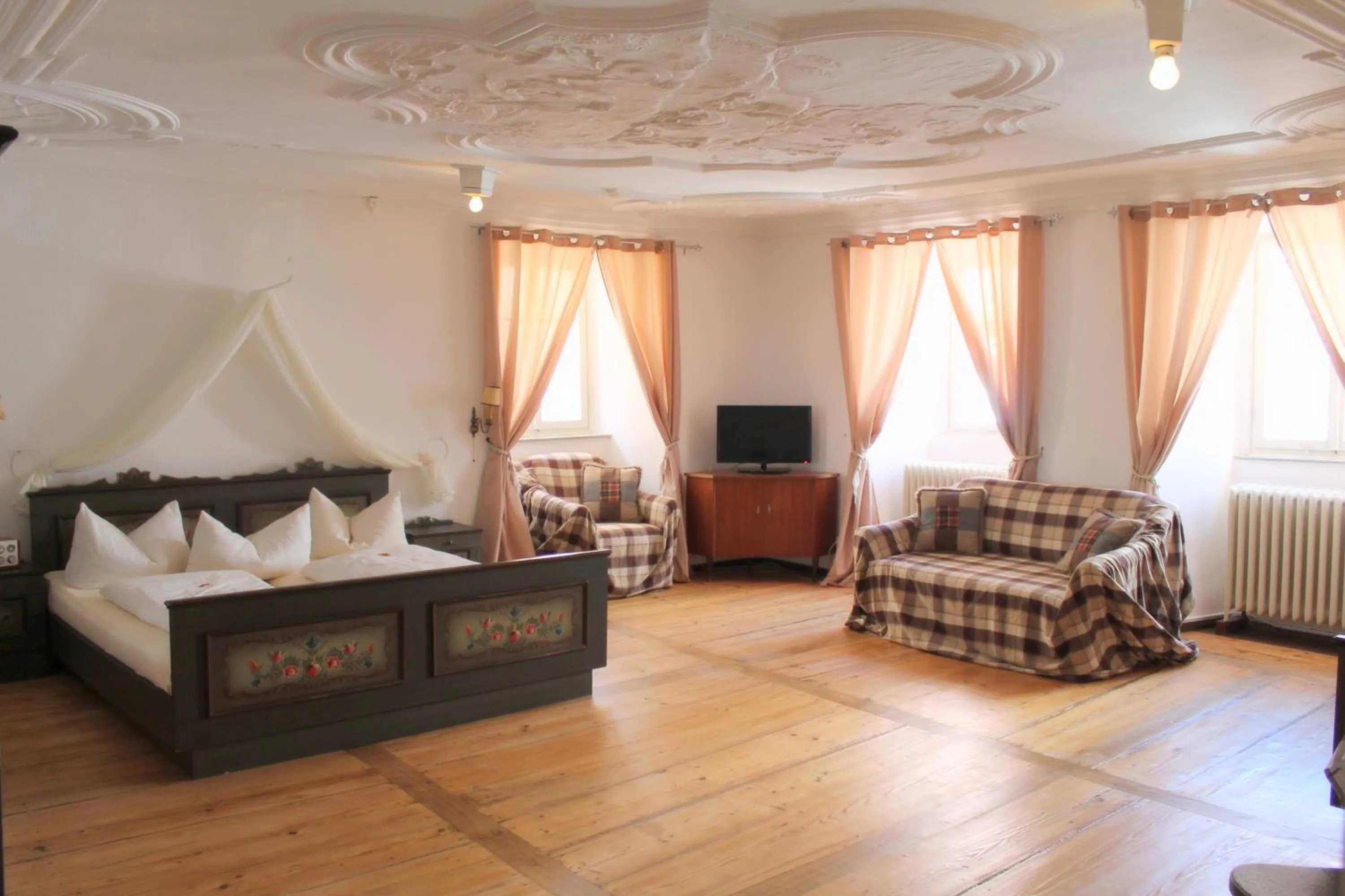 Bedroom in Hotel am weißen Turm