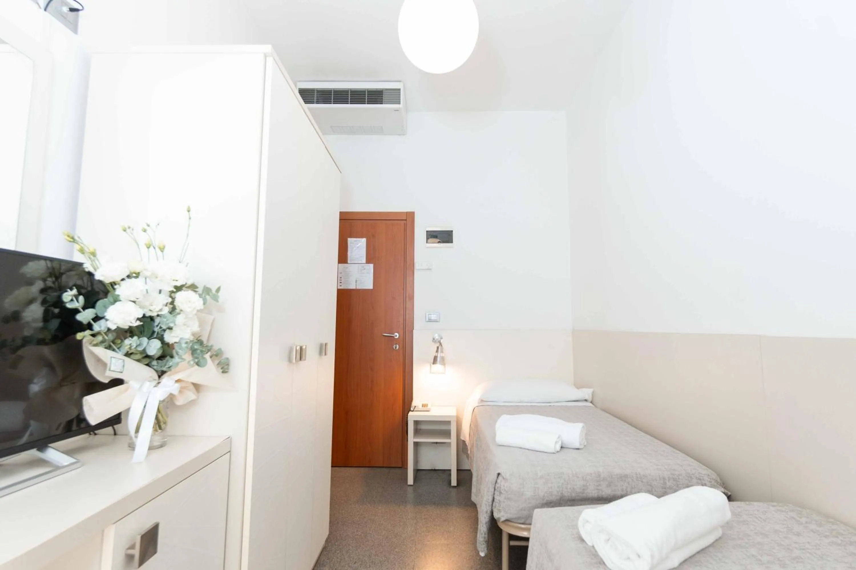 Bedroom, Bed in Hotel Saint Louis