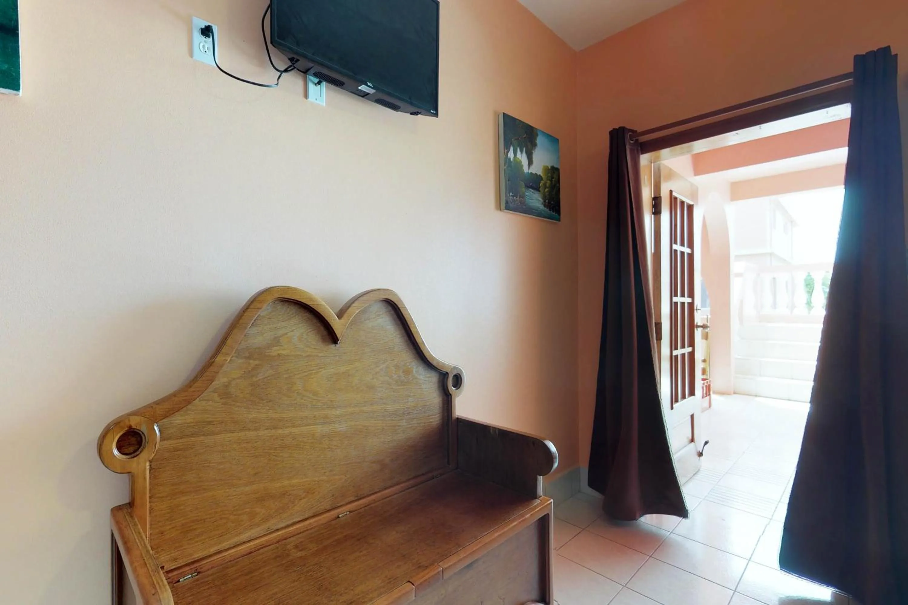 Caribbean Lily @ Caribe Island