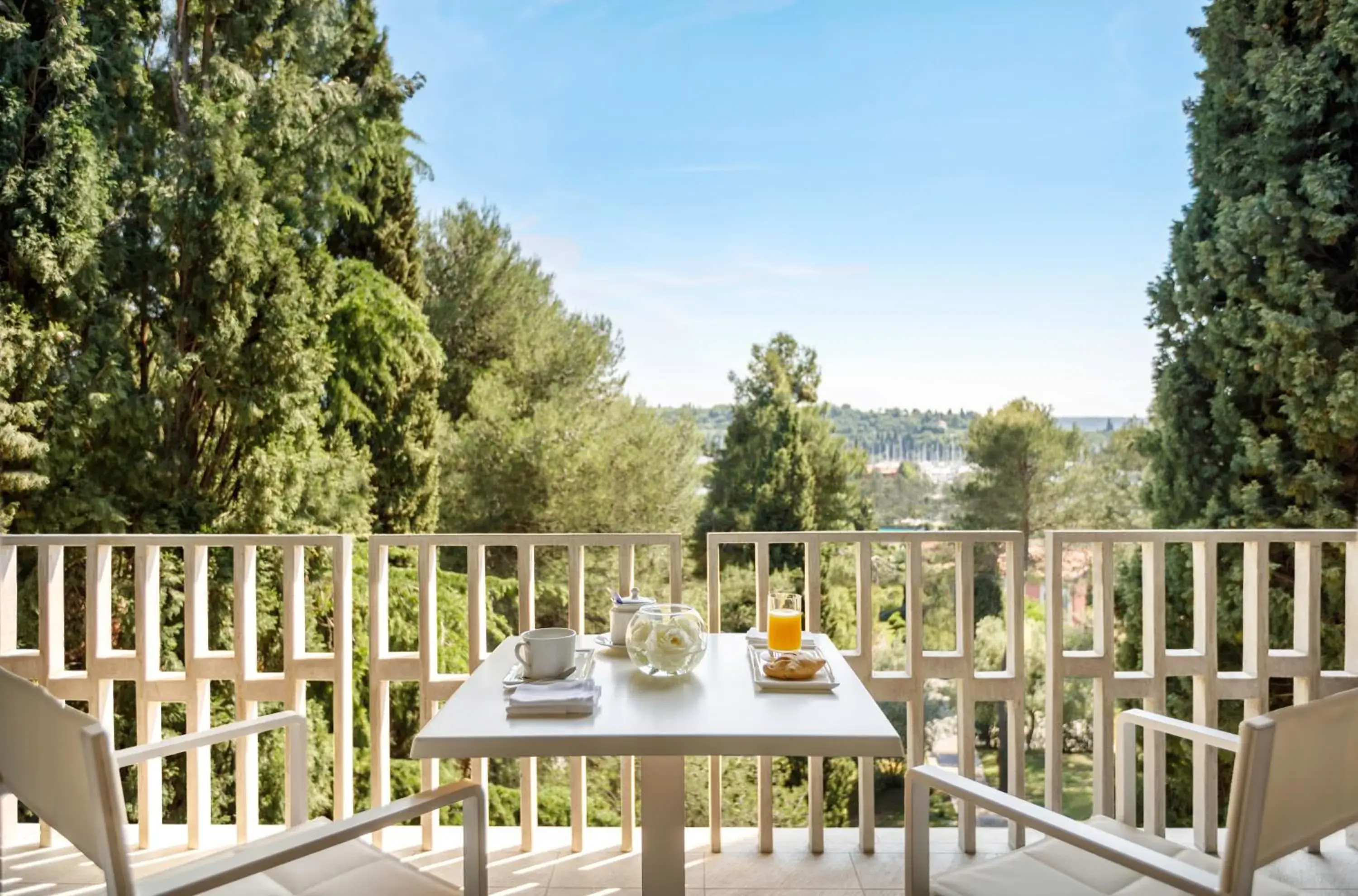 Standard Double Room with Balcony and Park View in Remisens BEL MORETTO - Hotel Metropol Annexe Standard Double Room with Balcony and Park View in Remisens BEL MORETTO - Hotel Metropol Annexe