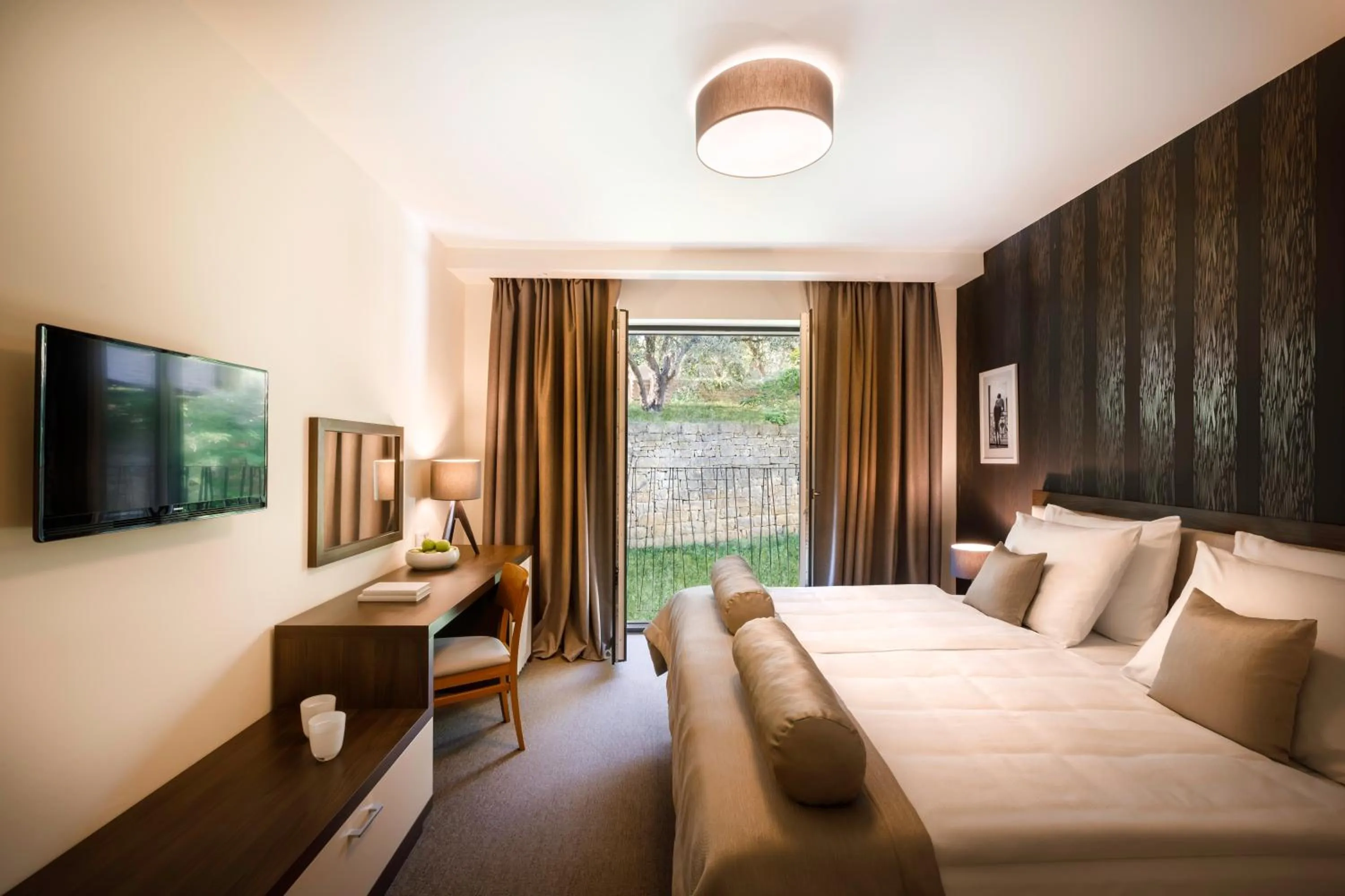 View (from property/room), Bed in Remisens BEL MORETTO - Hotel Metropol Annexe