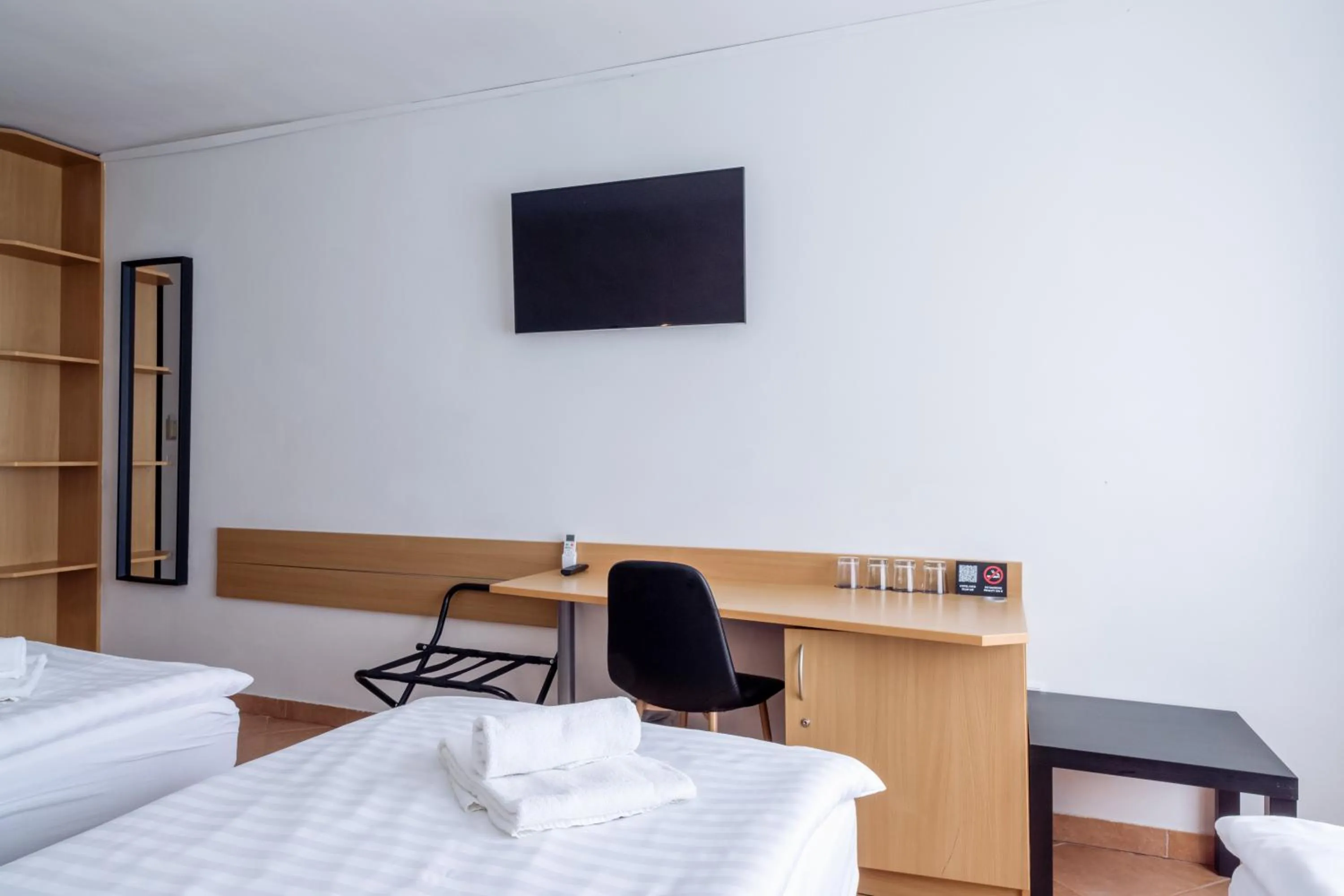 TV and multimedia, Bed in Ljubljana Resort Hotel & Camping