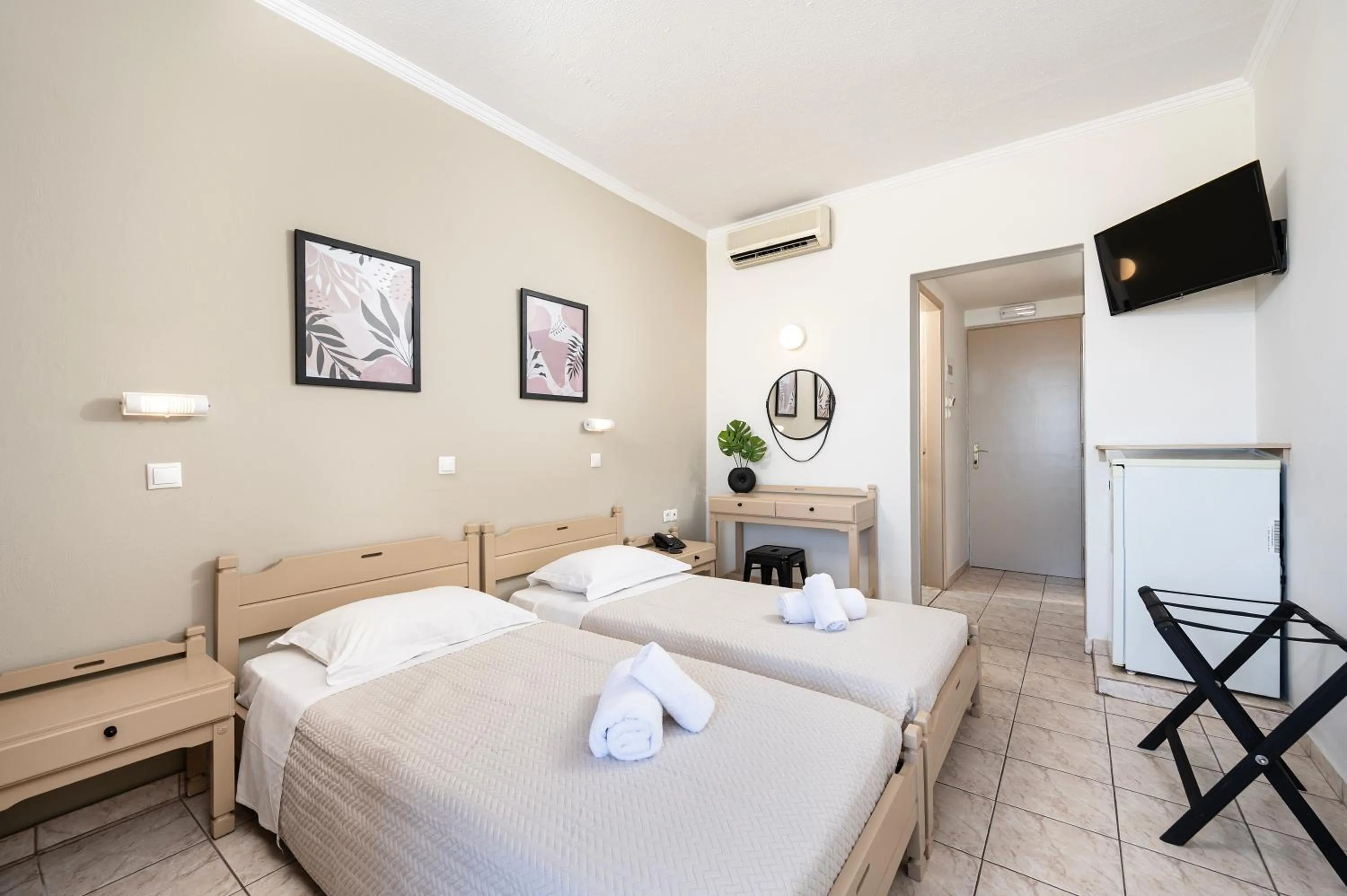 Bedroom, Bed in Zephyros Hotel