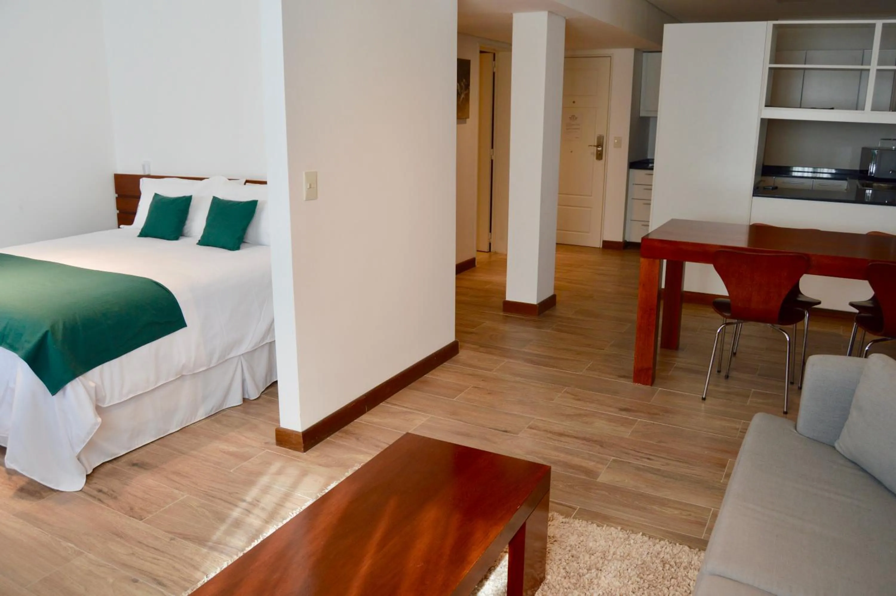 Photo of the whole room in Hotel 6 de Octubre