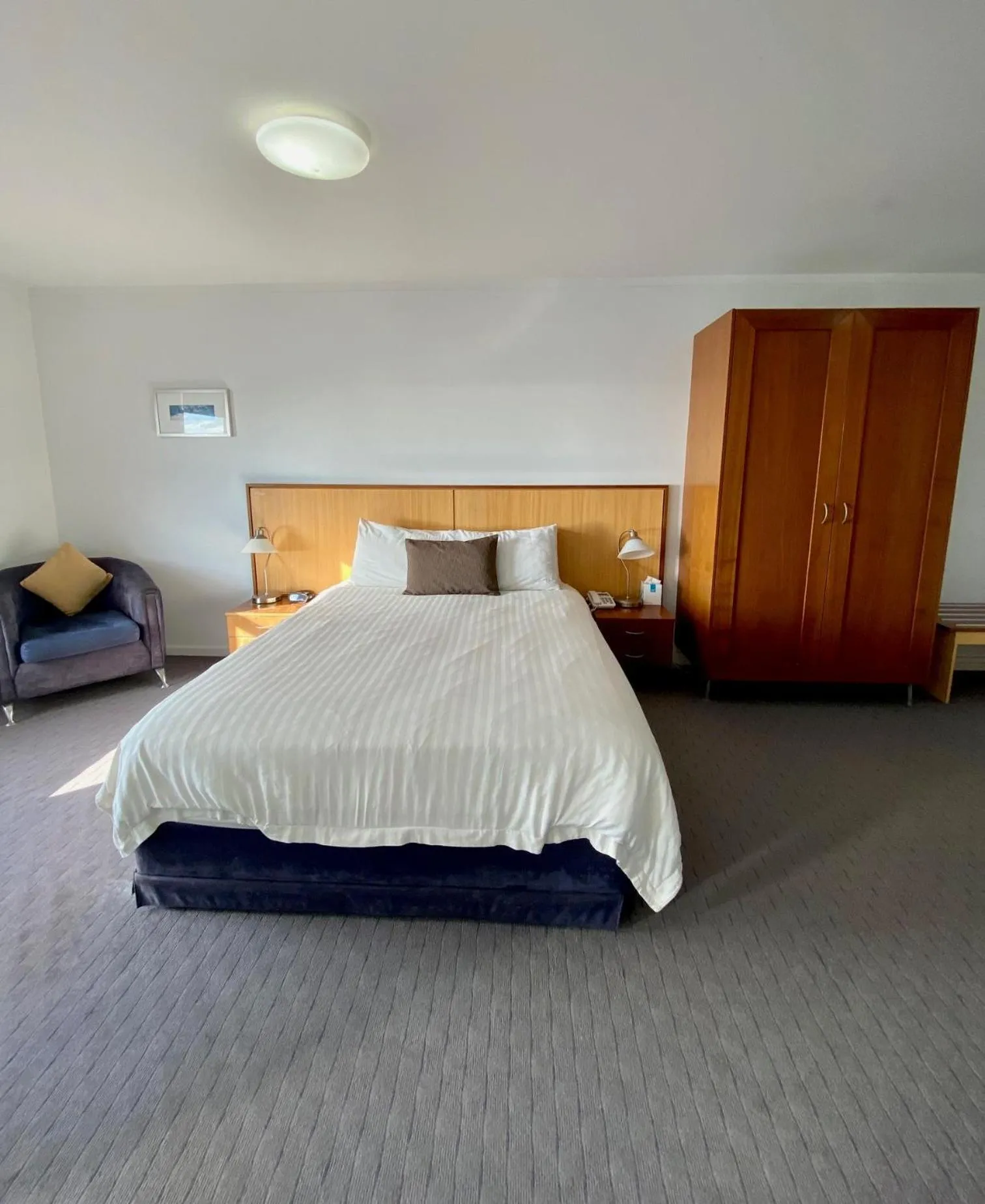 Bed in Ocean Beach Hotel