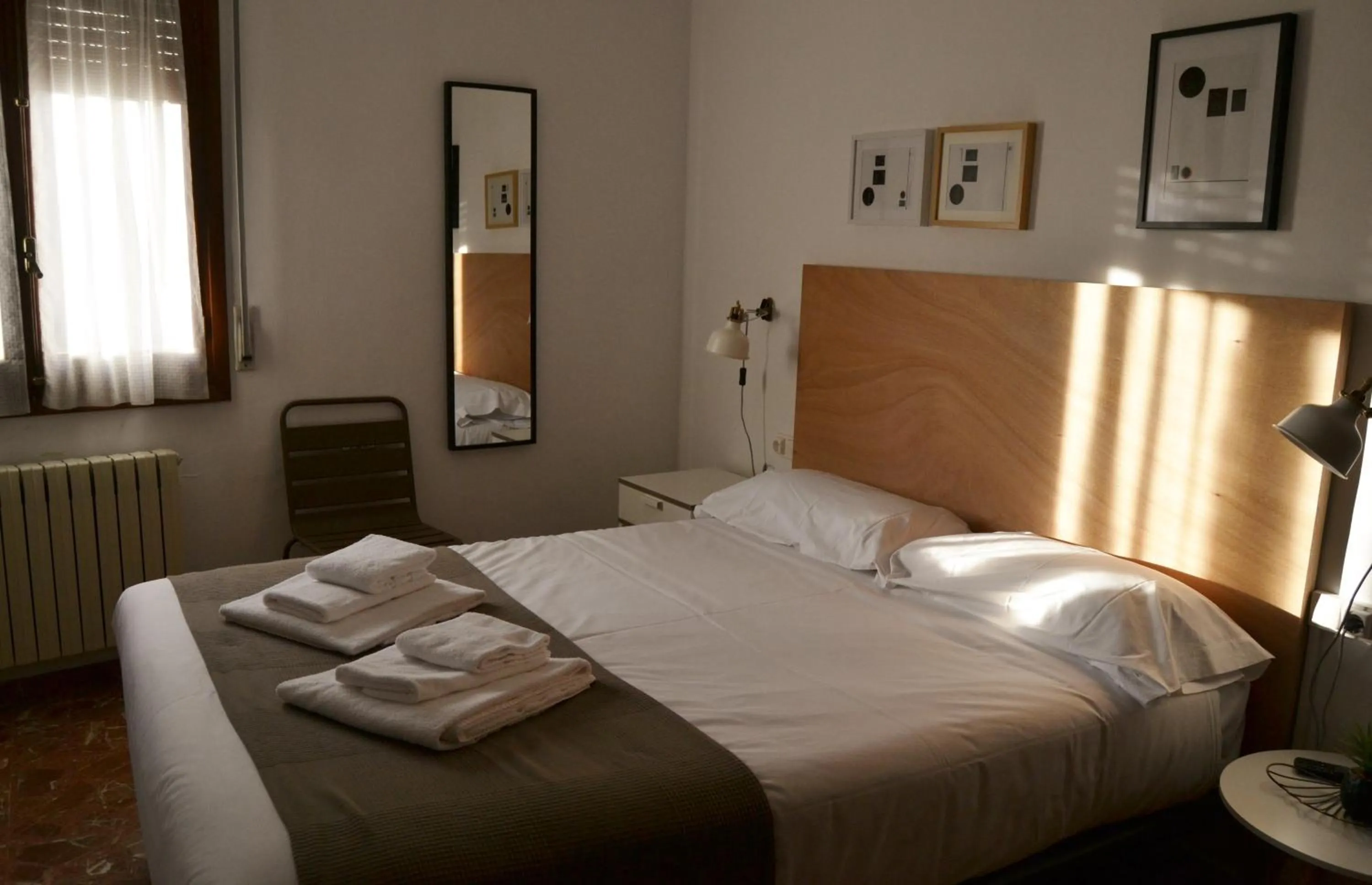 Bedroom, Bed in Tres Puentes Anguiano Apartamentos y Hostal