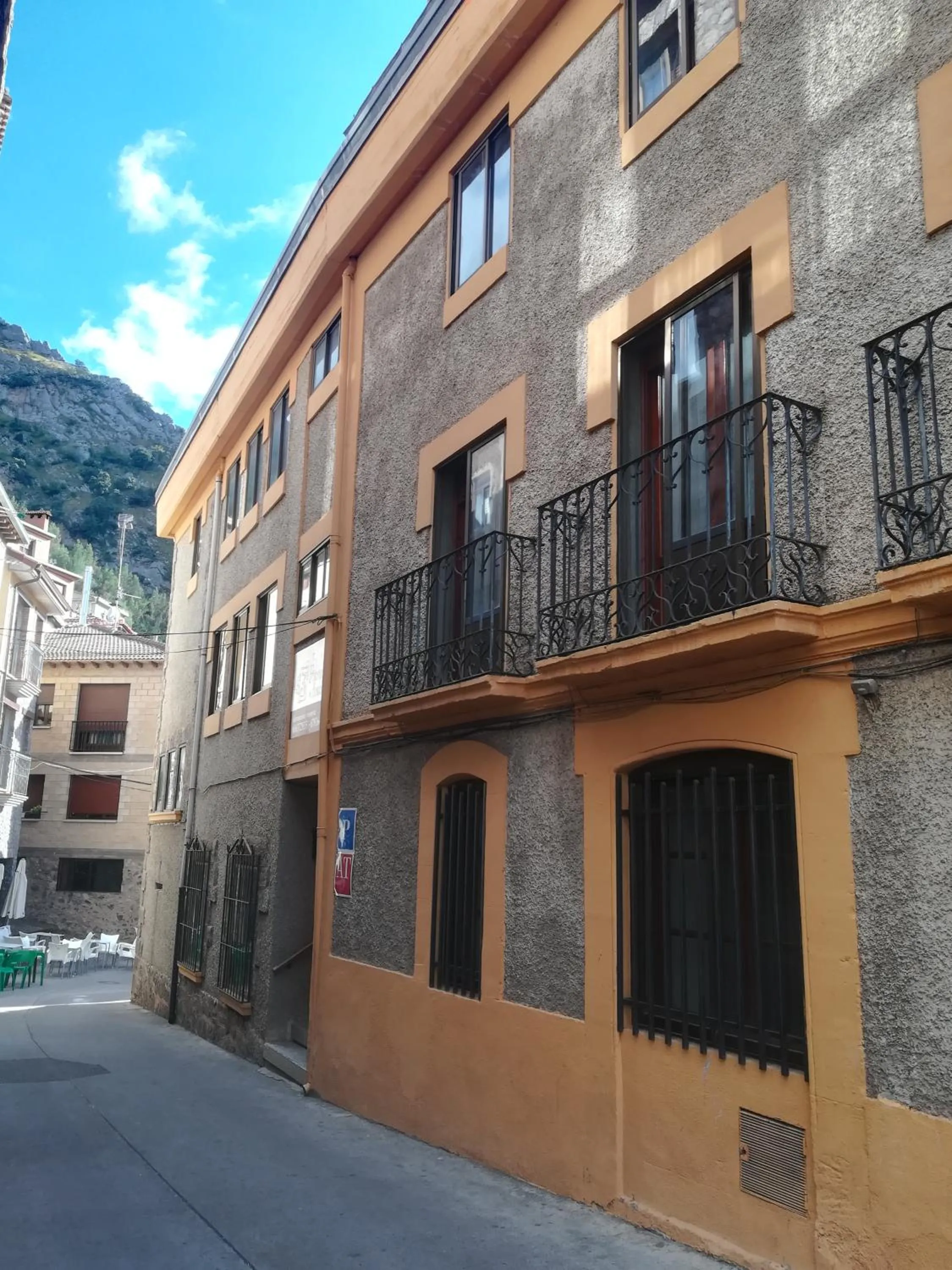 Property building in Tres Puentes Anguiano Apartamentos y Hostal