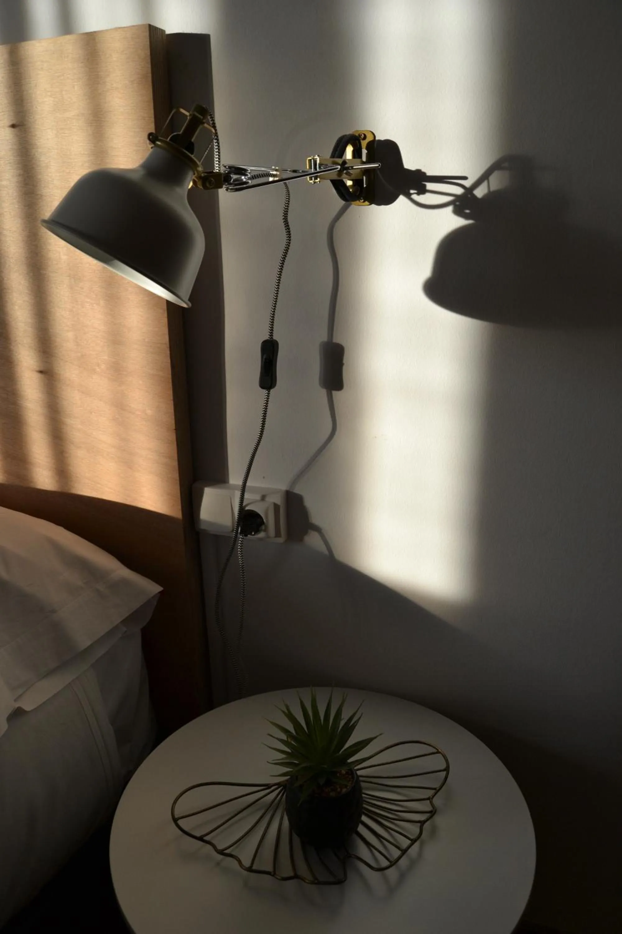 Decorative detail in Tres Puentes Anguiano Apartamentos y Hostal