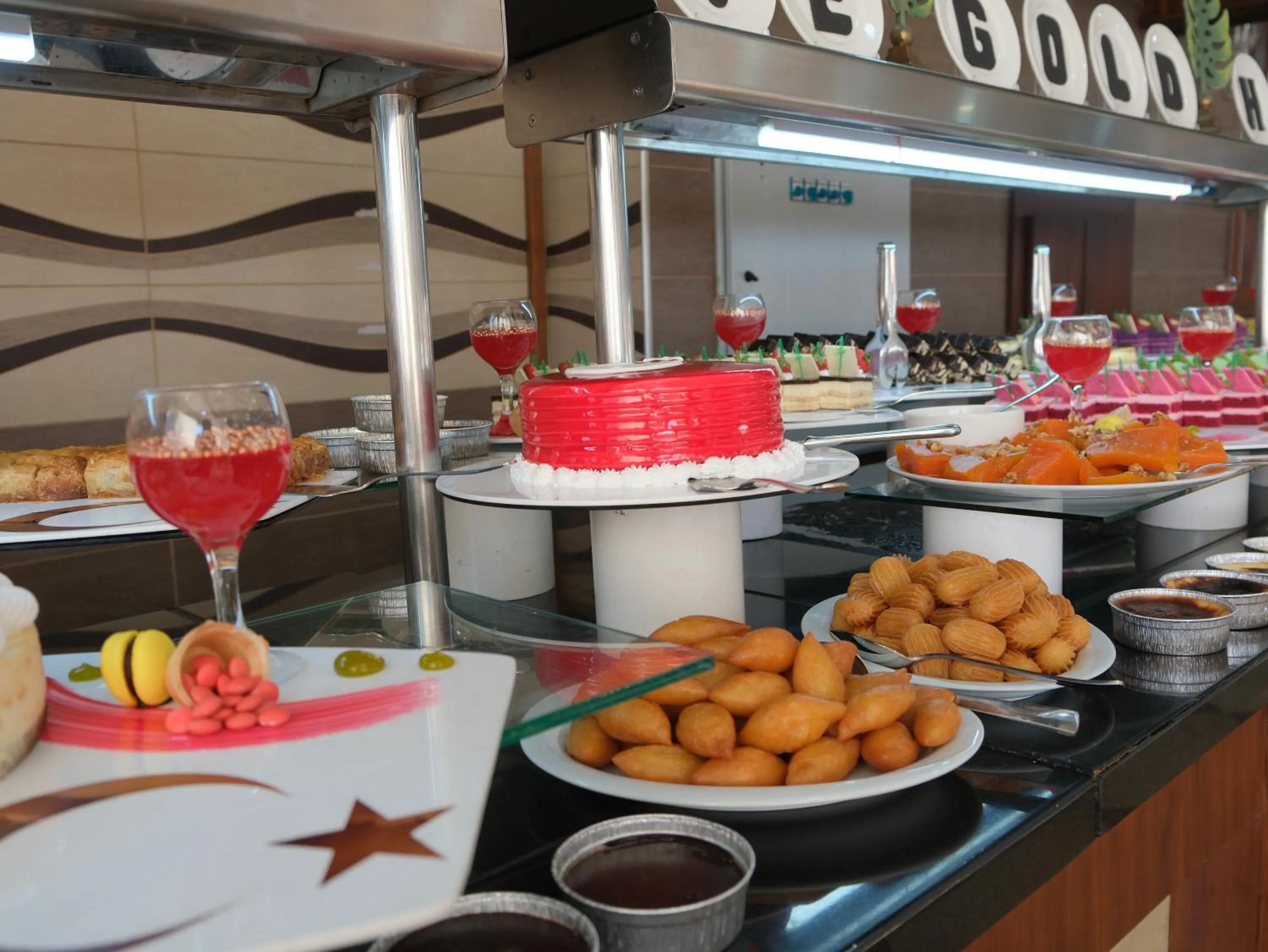 Restaurant/places to eat in White Gold Hotel & Spa