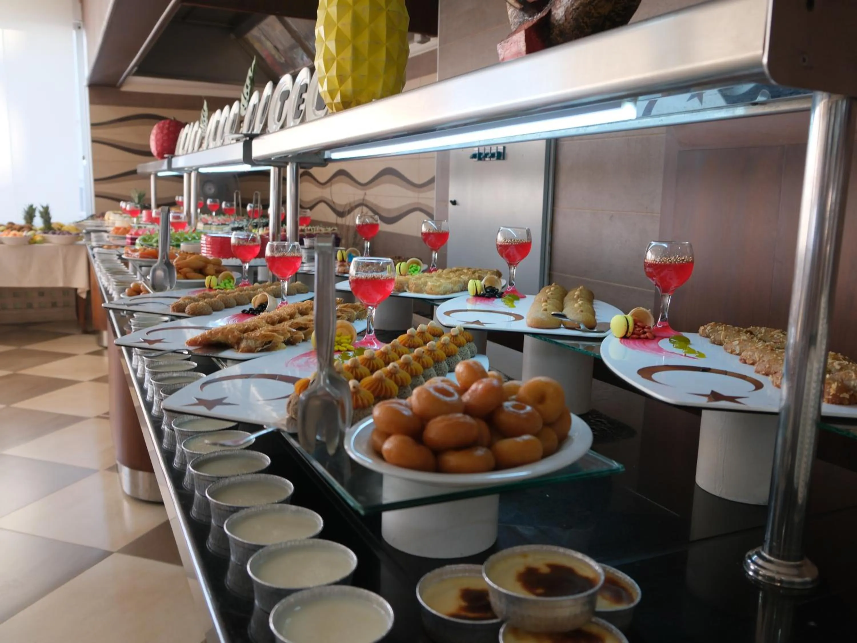 Restaurant/places to eat in White Gold Hotel & Spa