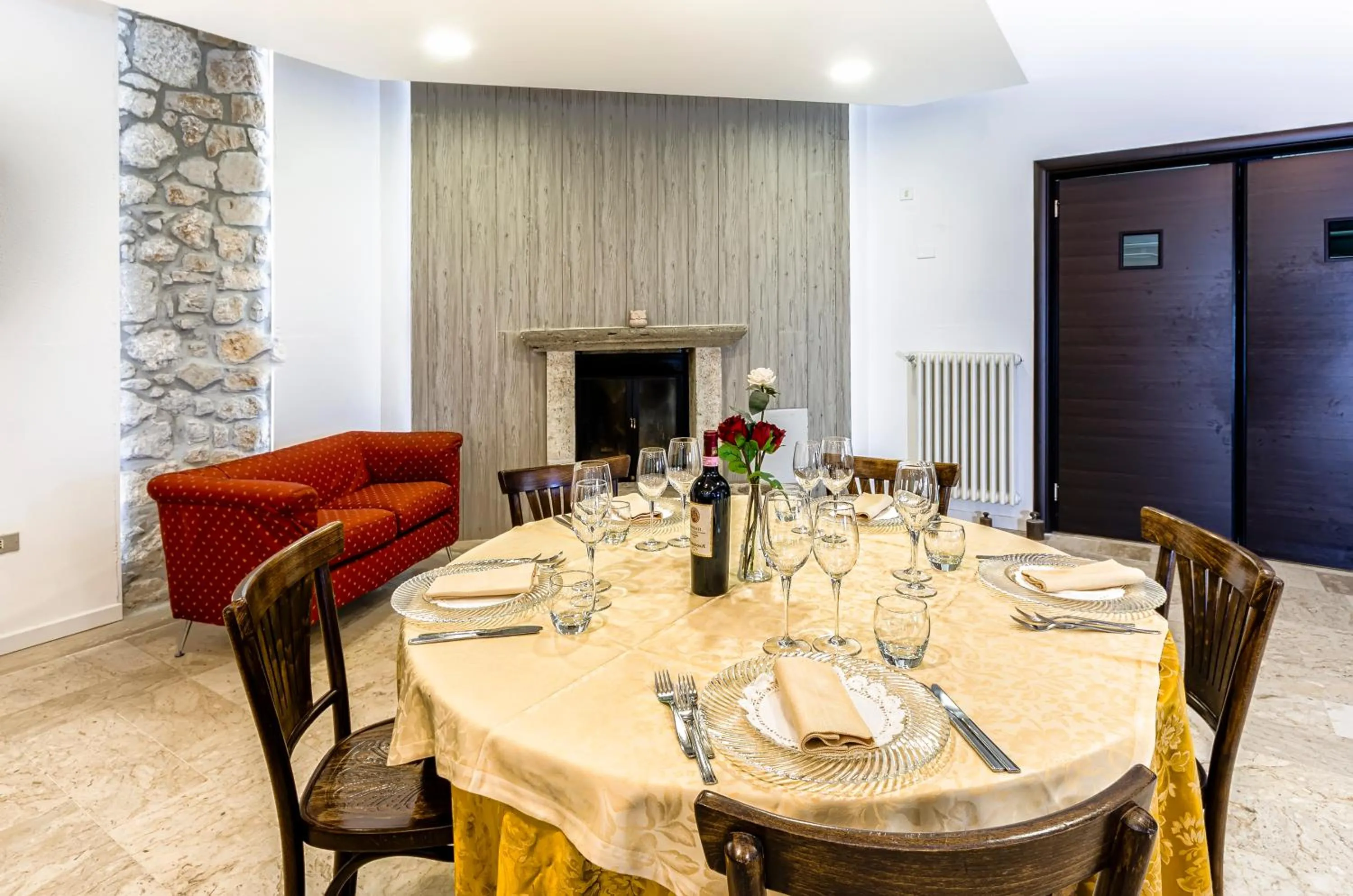 Restaurant/places to eat in Hotel Colucci