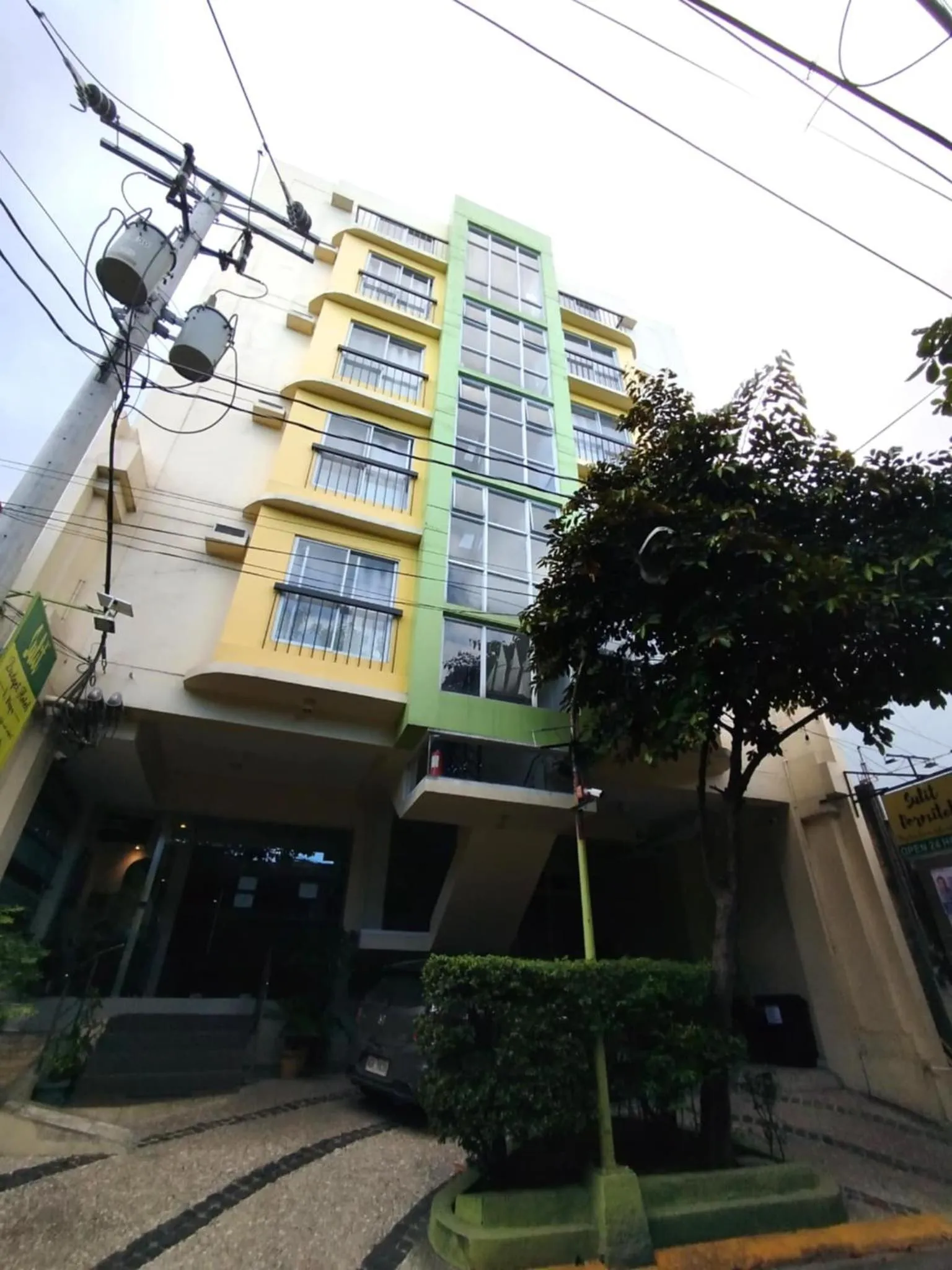 Property building in Sulit Budget Hotel VMapa