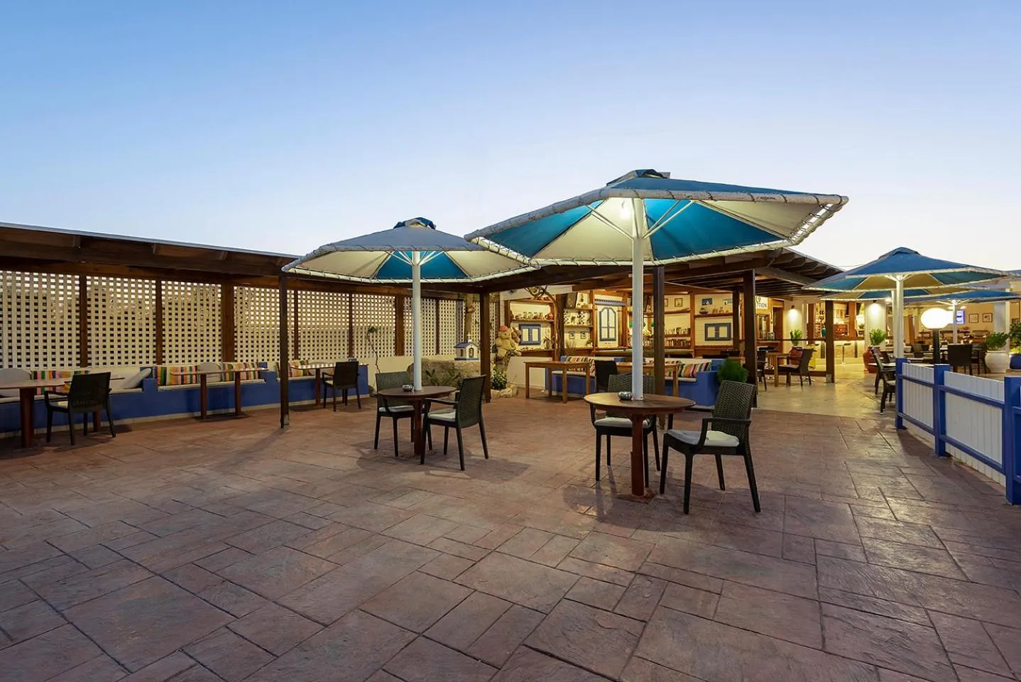 Restaurant/places to eat in Mammis Beach Hotel